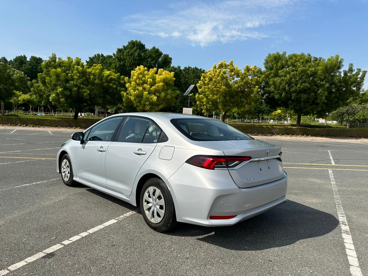 
								2020 | Toyota Corolla 1.6L xli | Silver full									