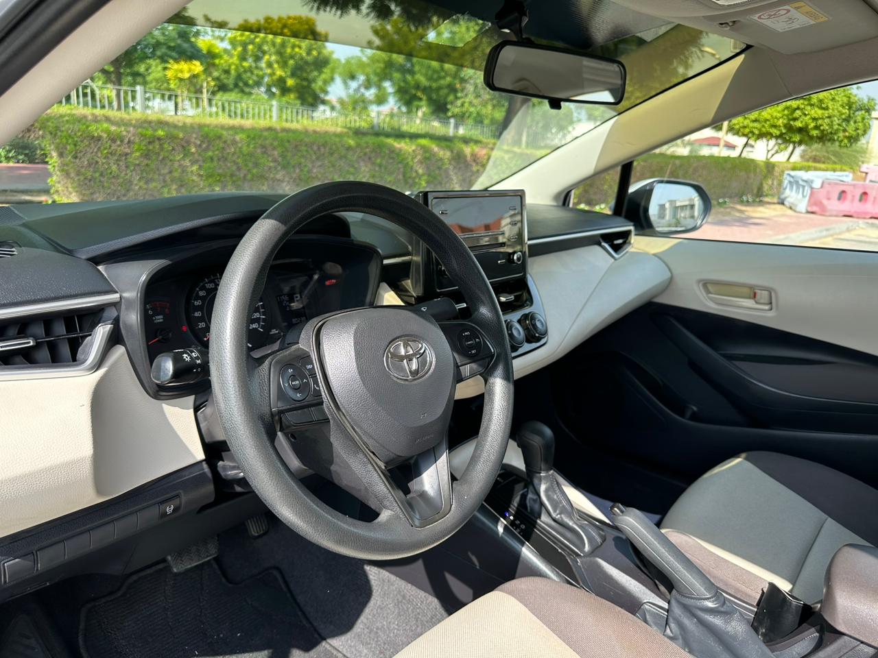
								2020 | Toyota Corolla 1.6L xli | Silver full									