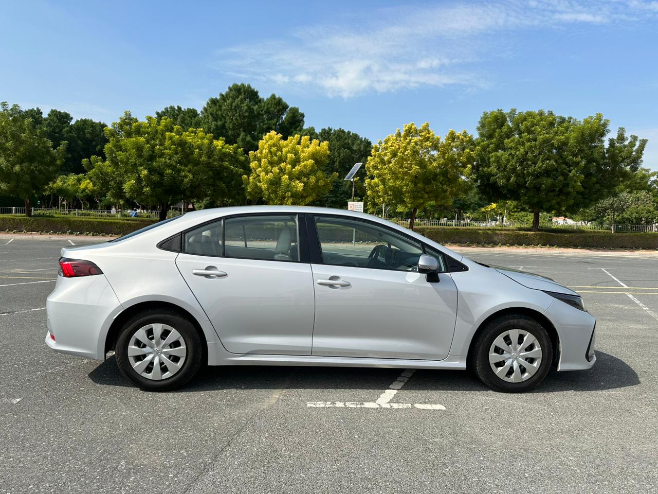 
								2020 | Toyota Corolla 1.6L xli | Silver full									