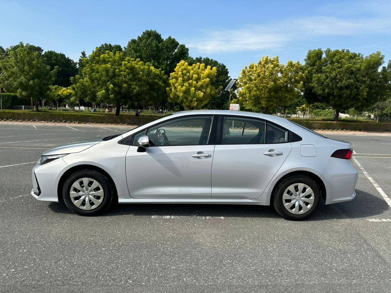 
								2020 | Toyota Corolla 1.6L xli | Silver full									