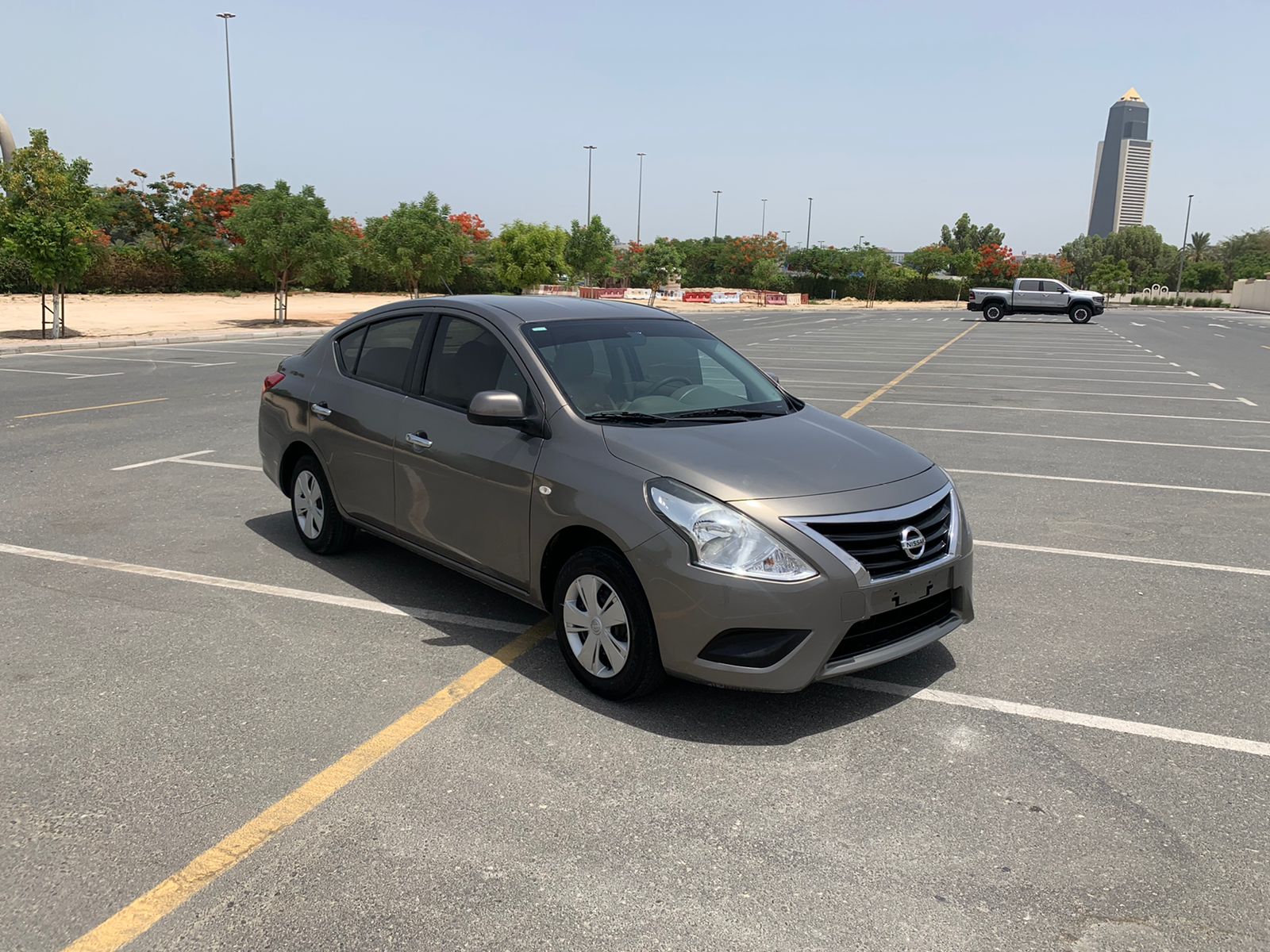 
								2022 | Nissan Sunny | Dark brown full									