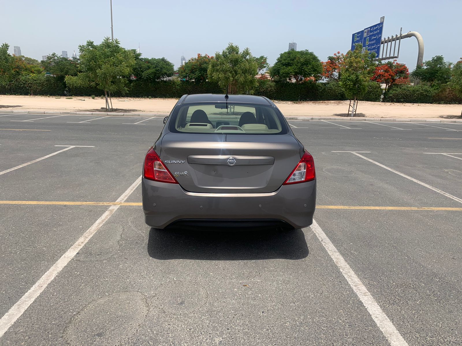 
								2022 | Nissan Sunny | Dark brown full									