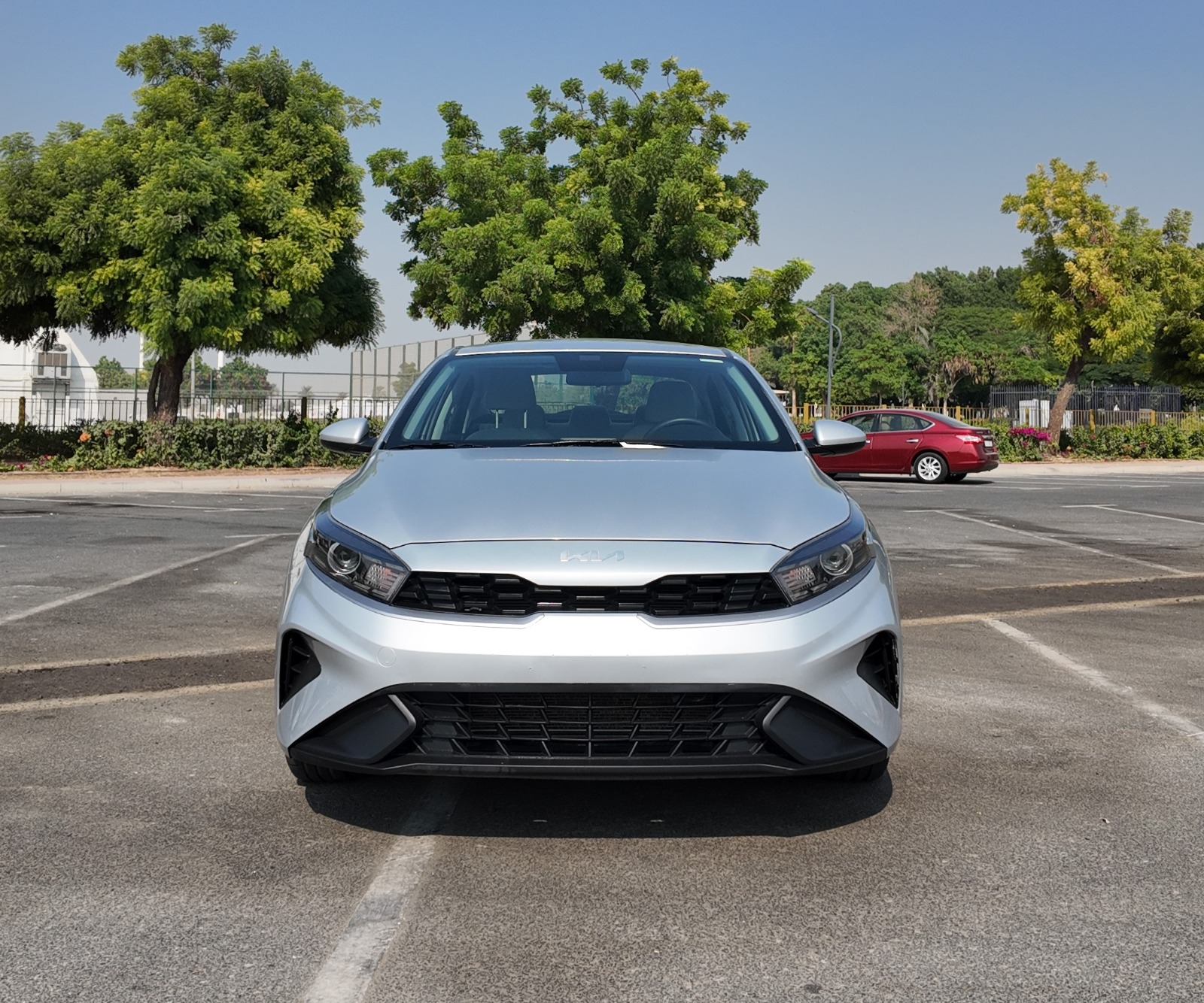 
								2022 KIA CERATO 1.6L SILVER full									