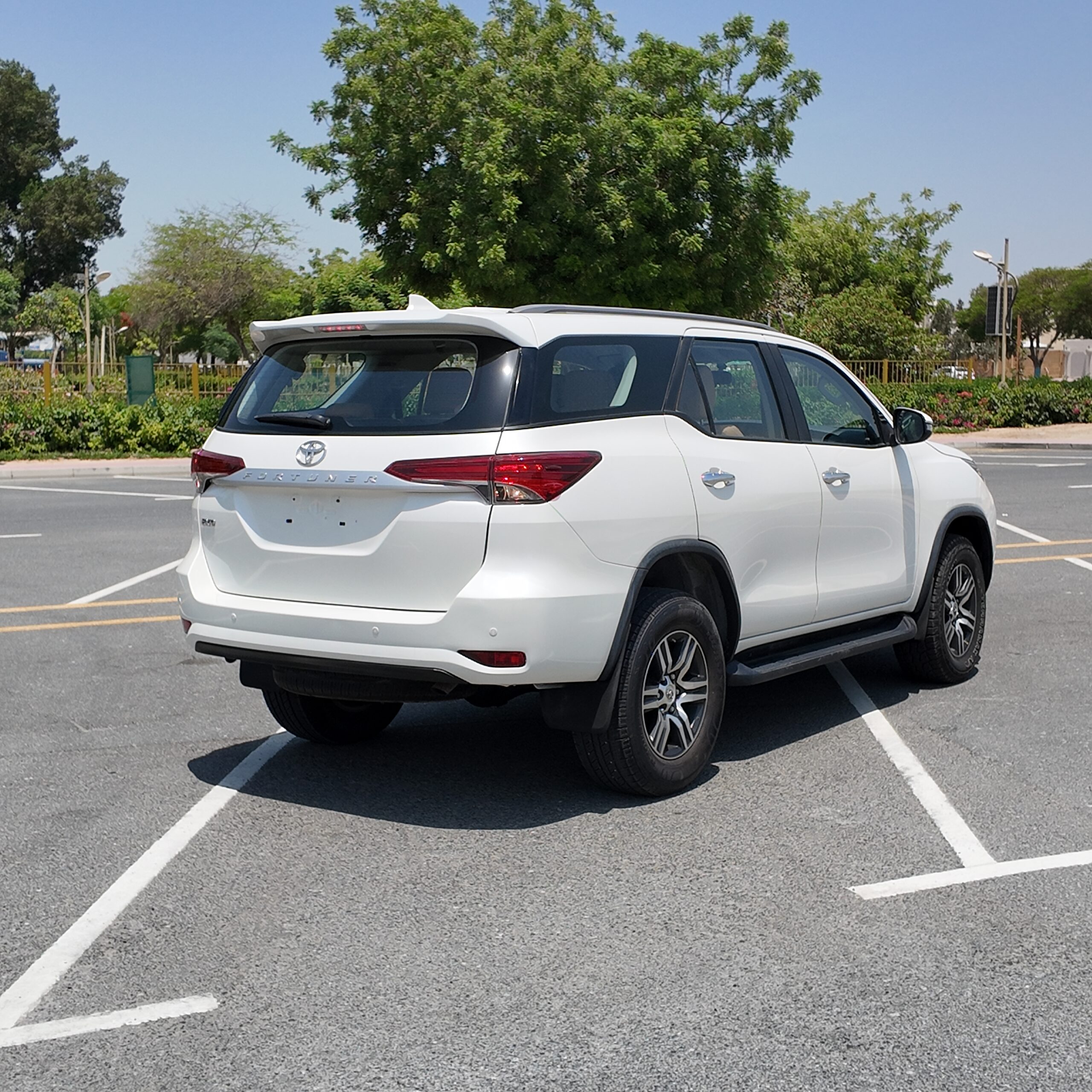 
								2021 Toyota Fortuner GXR full									