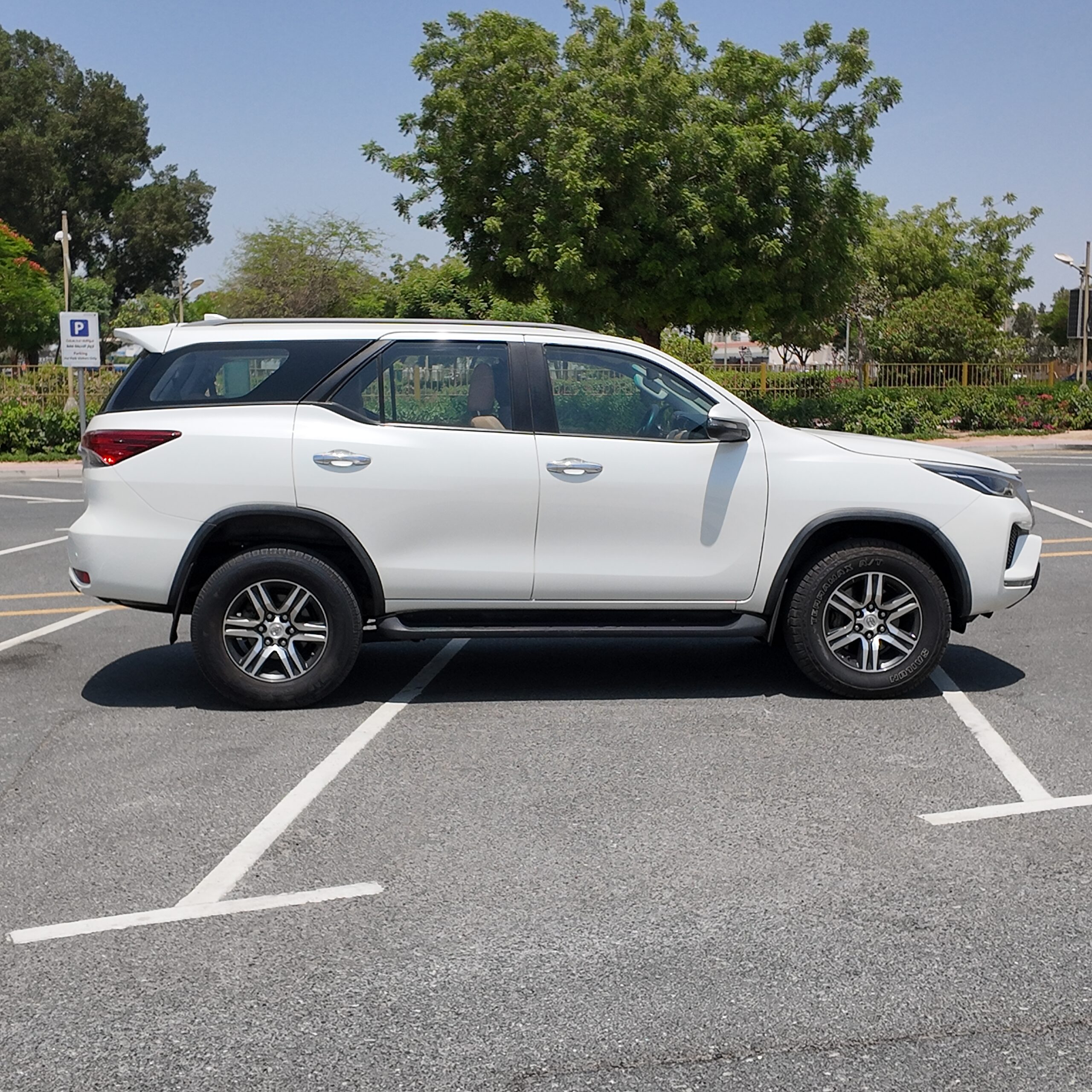 
								2021 Toyota Fortuner GXR full									