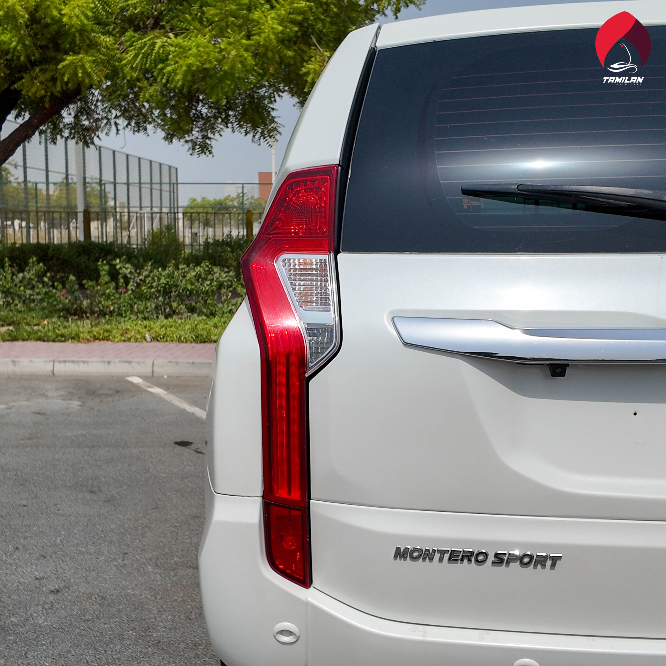 
								2019 | Mitsubishi Montero Sports | 3.0 L | White Color full									