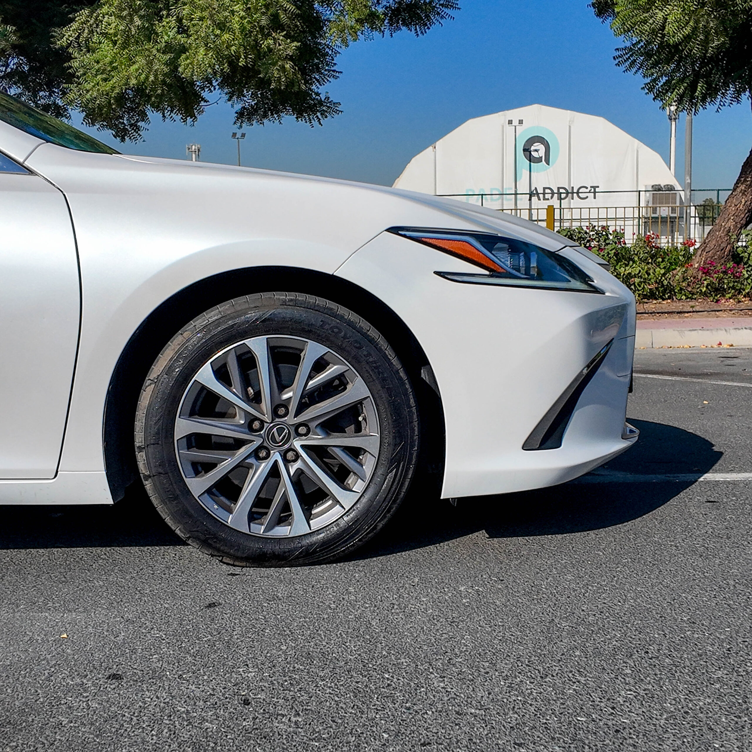 
								2022 | Lexus ES Series 350 Premier Top Option | 3.5L | White full									