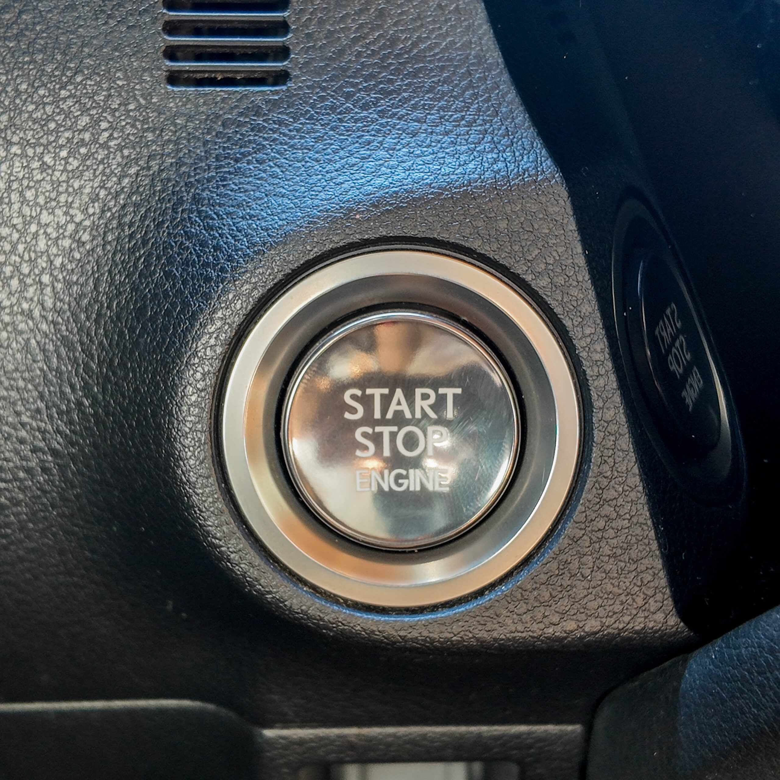 
								2022 | Lexus ES Series 350 Premier Top Option | 3.5L | White full									