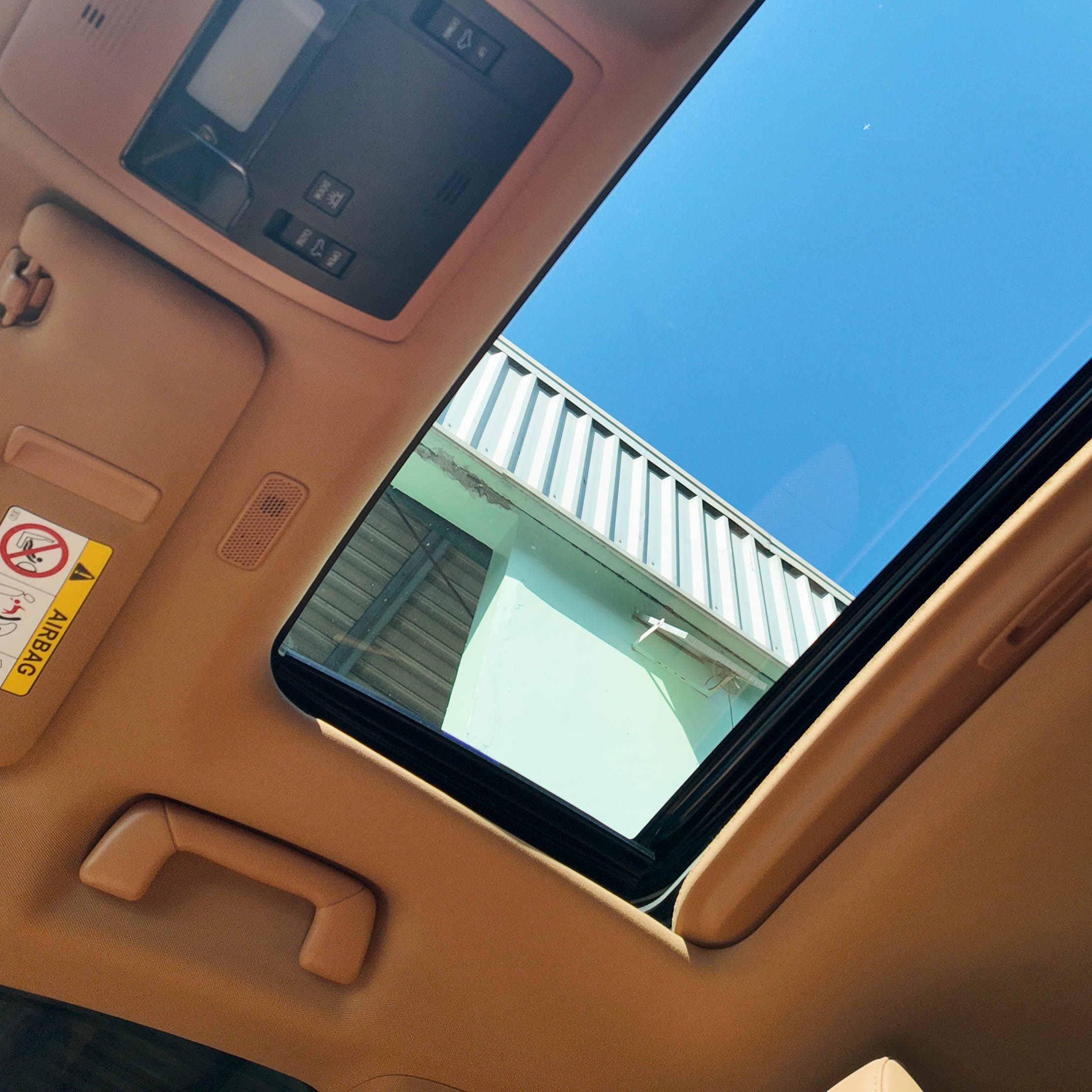 
								2022 | Lexus ES Series 350 Premier Top Option | 3.5L | White full									