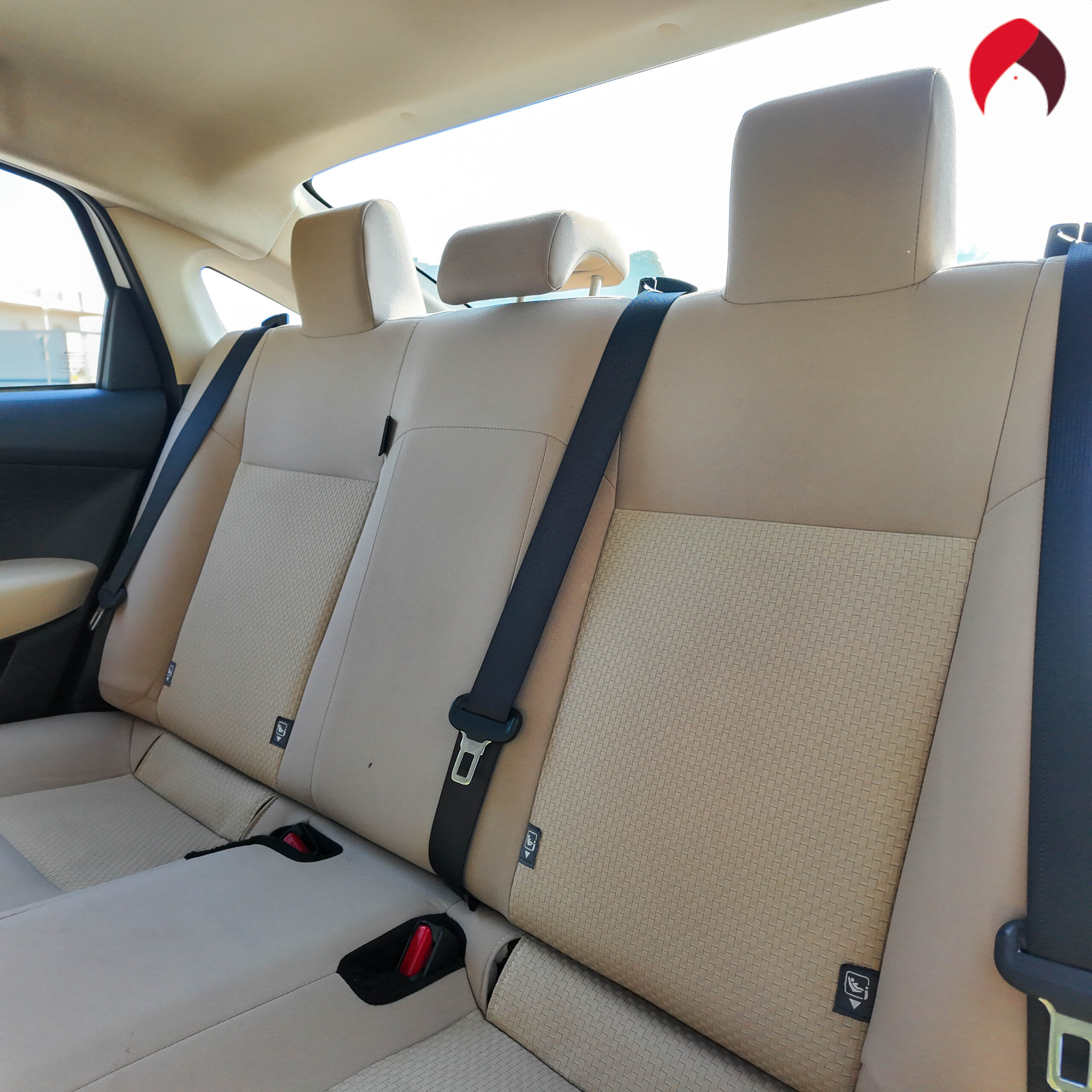 
								2023 Toyota Yaris – White full									