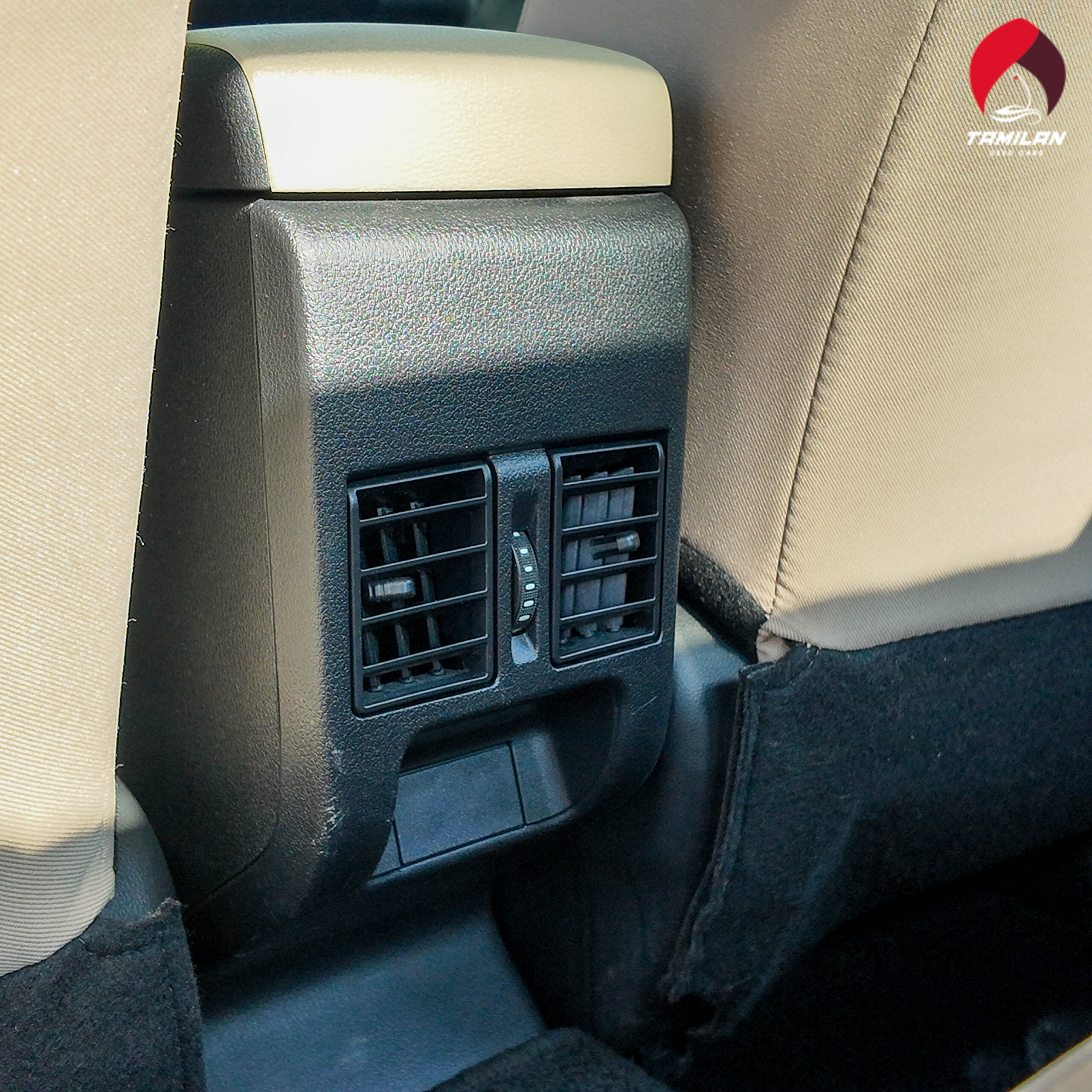 
								2023 Toyota Yaris – White full									