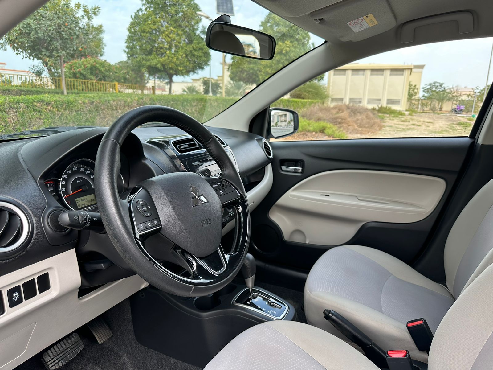 
								Mitsubishi Attrage 2022 GCC SPEC full									