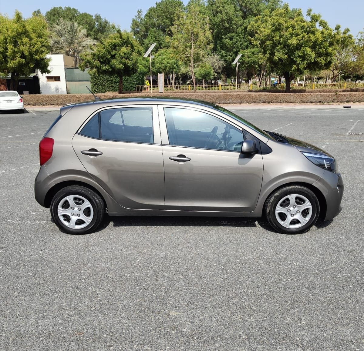 
								2020 KIA PICANTO | GRAY | 127K KMS | full									