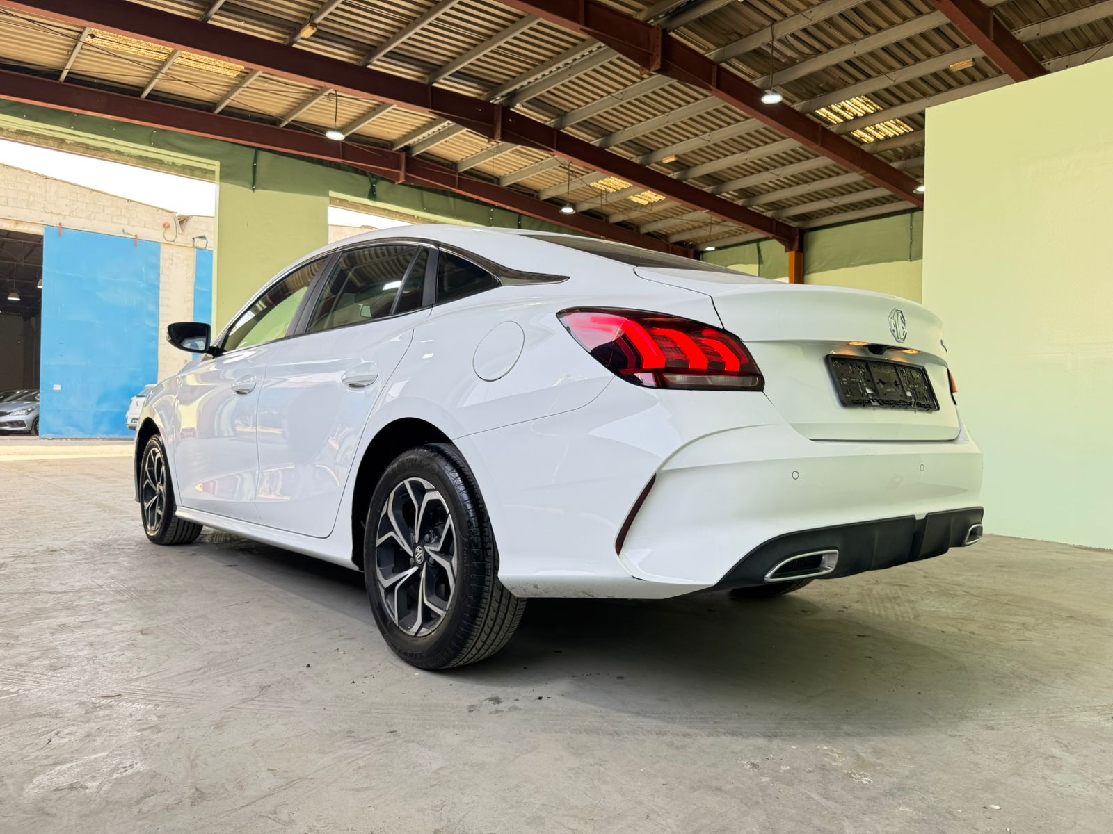 
								2023 MG GT 1.5L WHITE full									