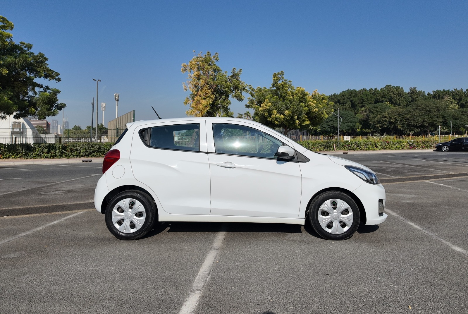 
								2020 CHEVROLET SPARK WHITE full									