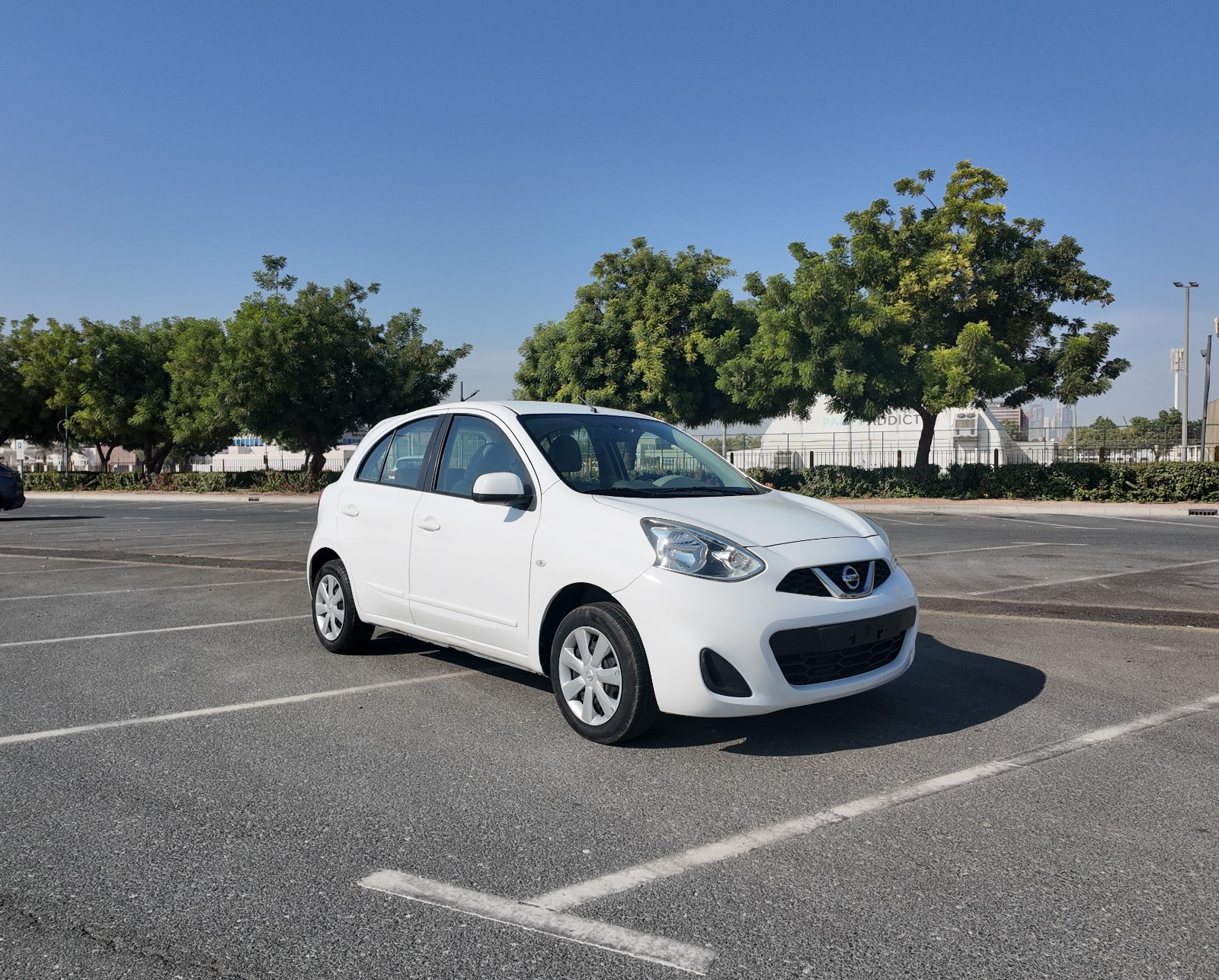 
								2020 NISSAN MICRA WHITE full									
