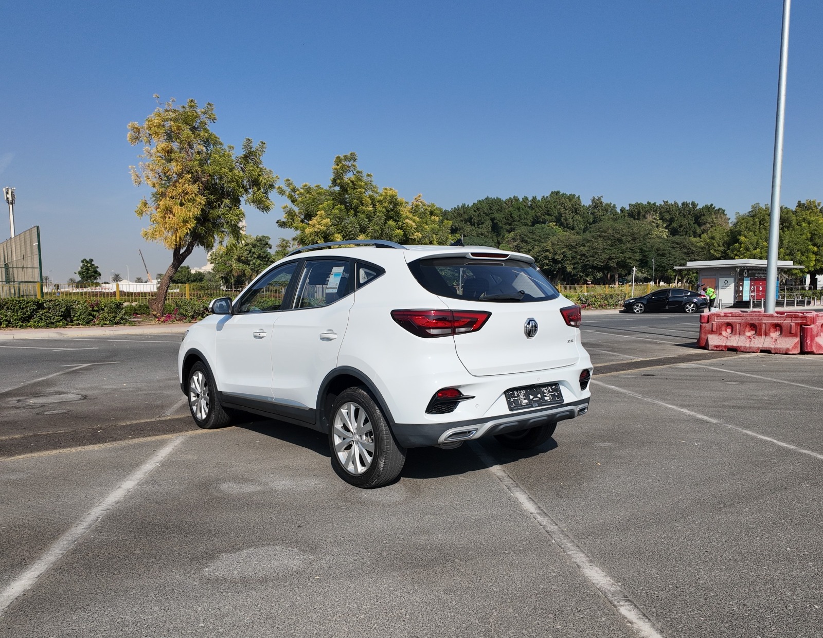 
								2023 MG ZS WHITE – RESERVED full									