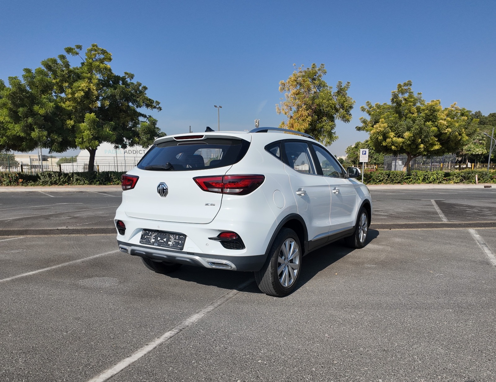 
								2023 MG ZS WHITE – RESERVED full									