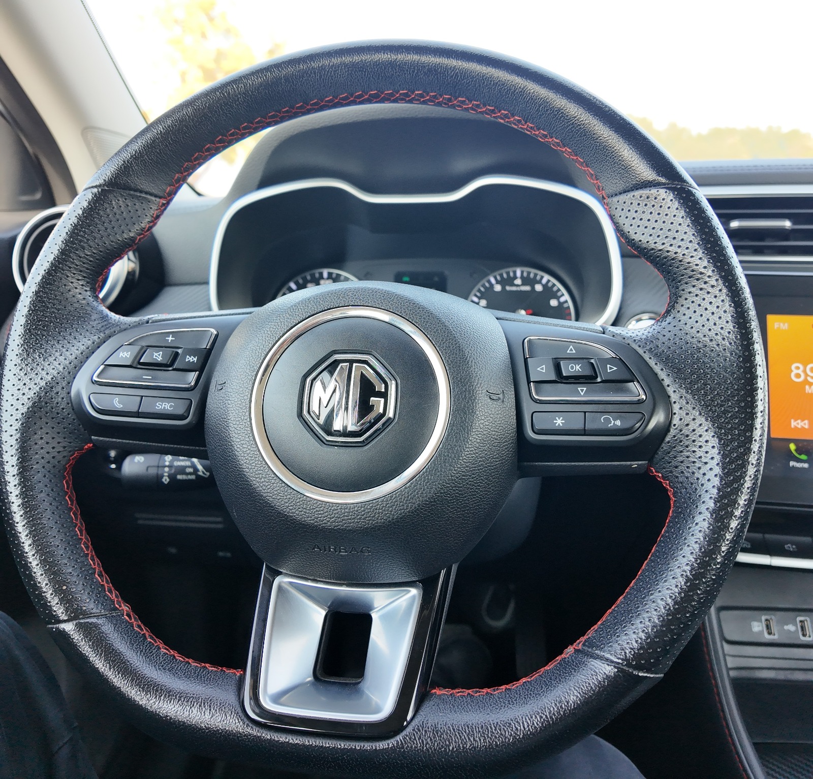 
								2023 MG ZS WHITE – RESERVED full									