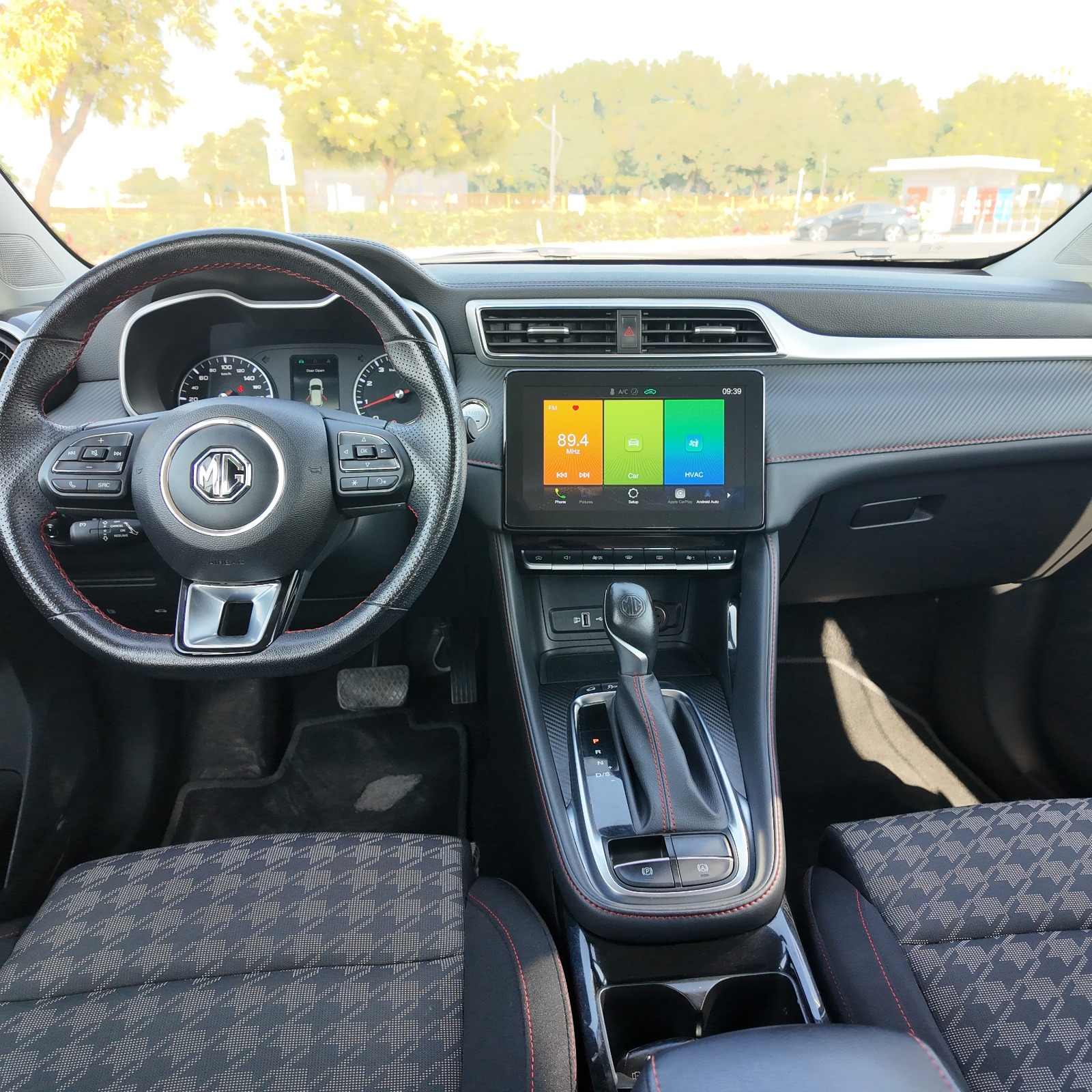 
								2023 MG ZS WHITE – RESERVED full									