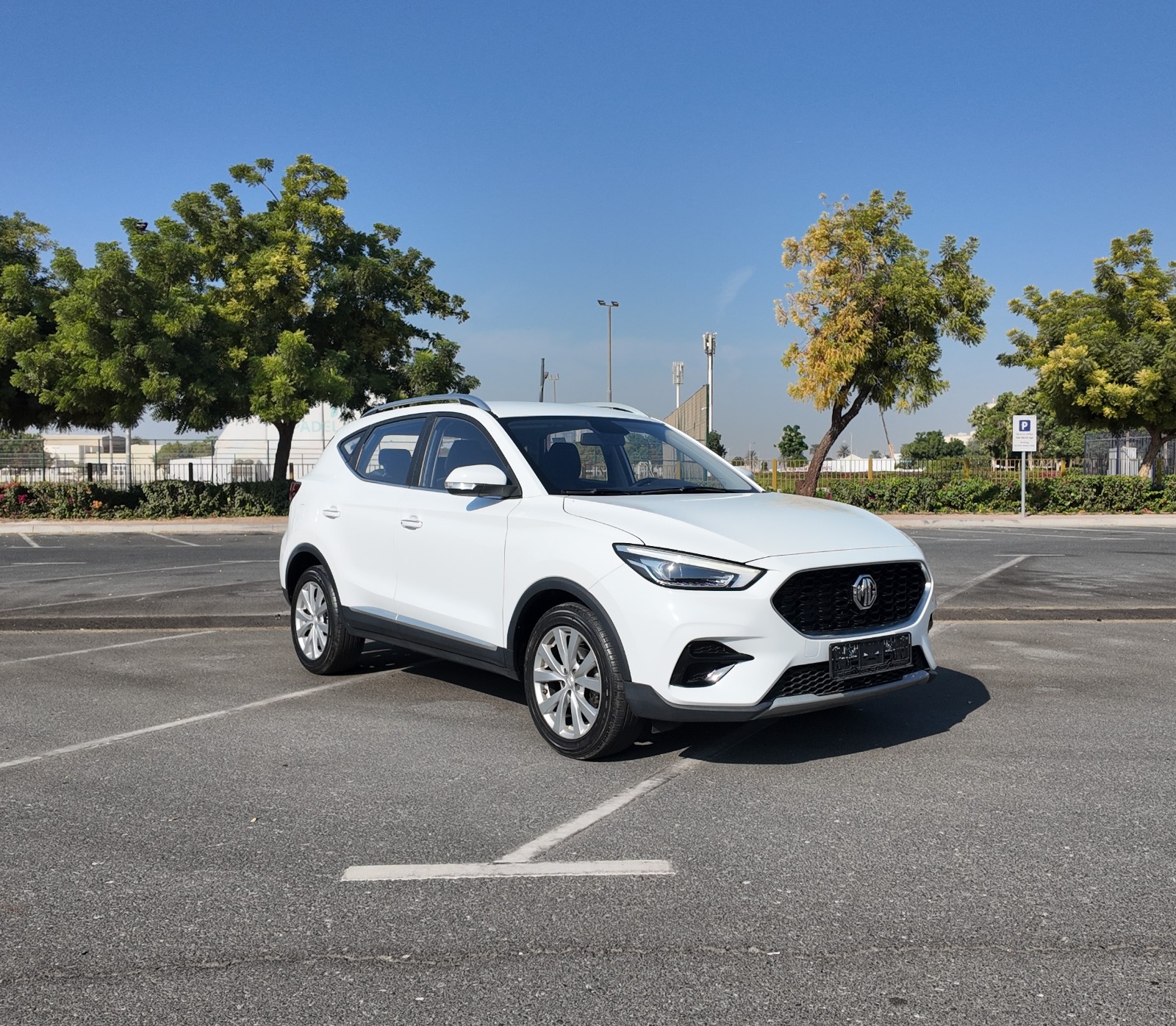 
								2023 MG ZS WHITE – RESERVED full									