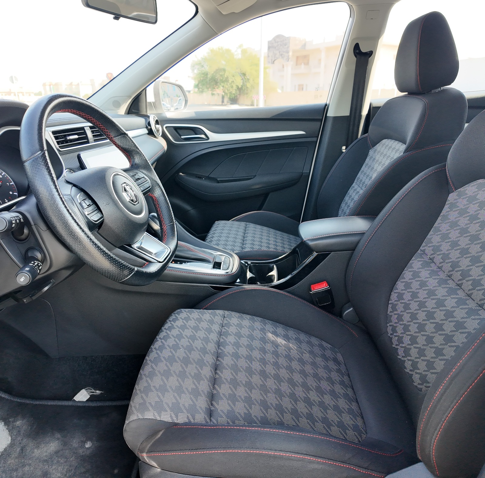 
								2023 MG ZS WHITE – RESERVED full									