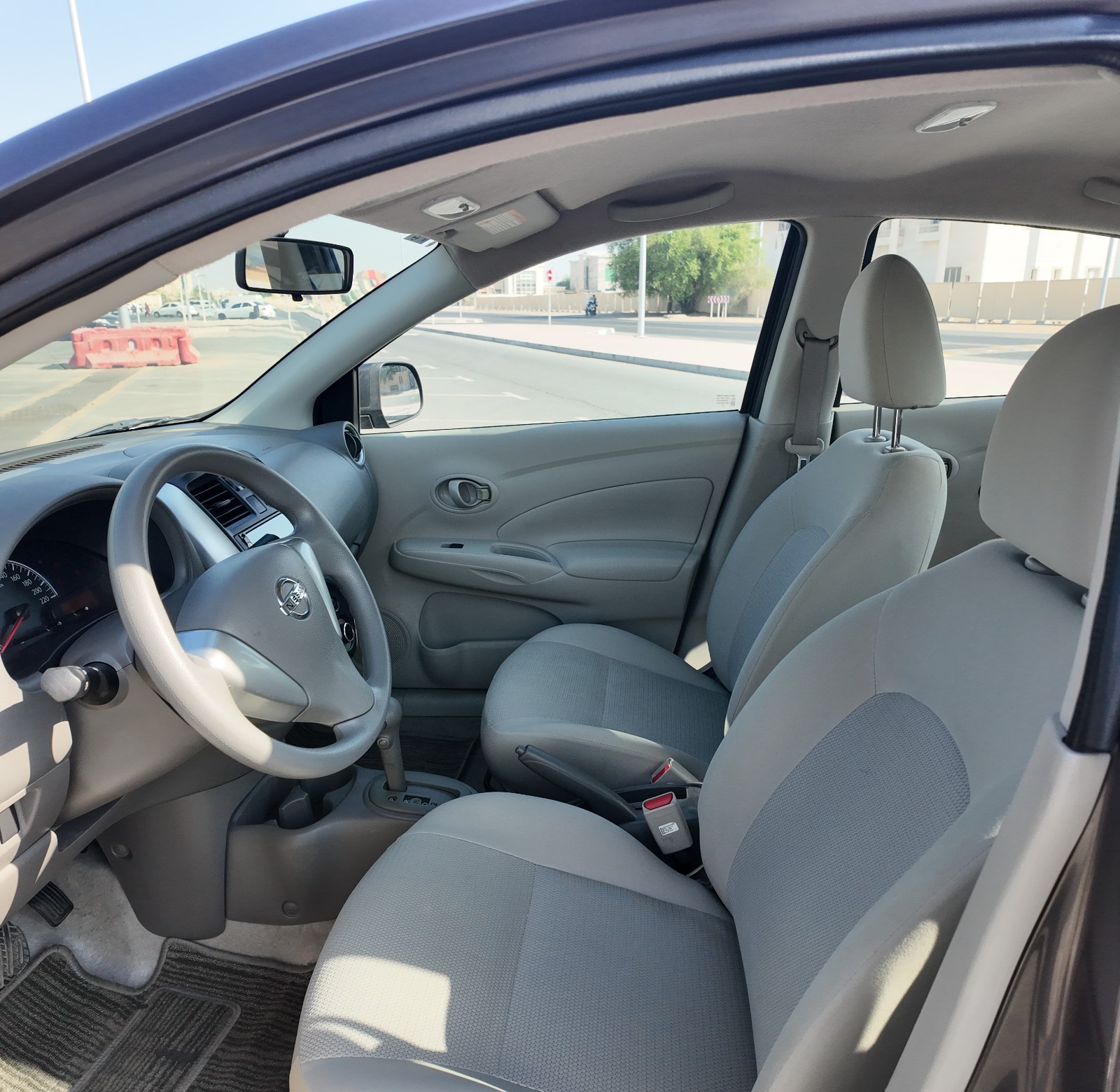 
								2020 NISSAN SUNNY GRAY full									