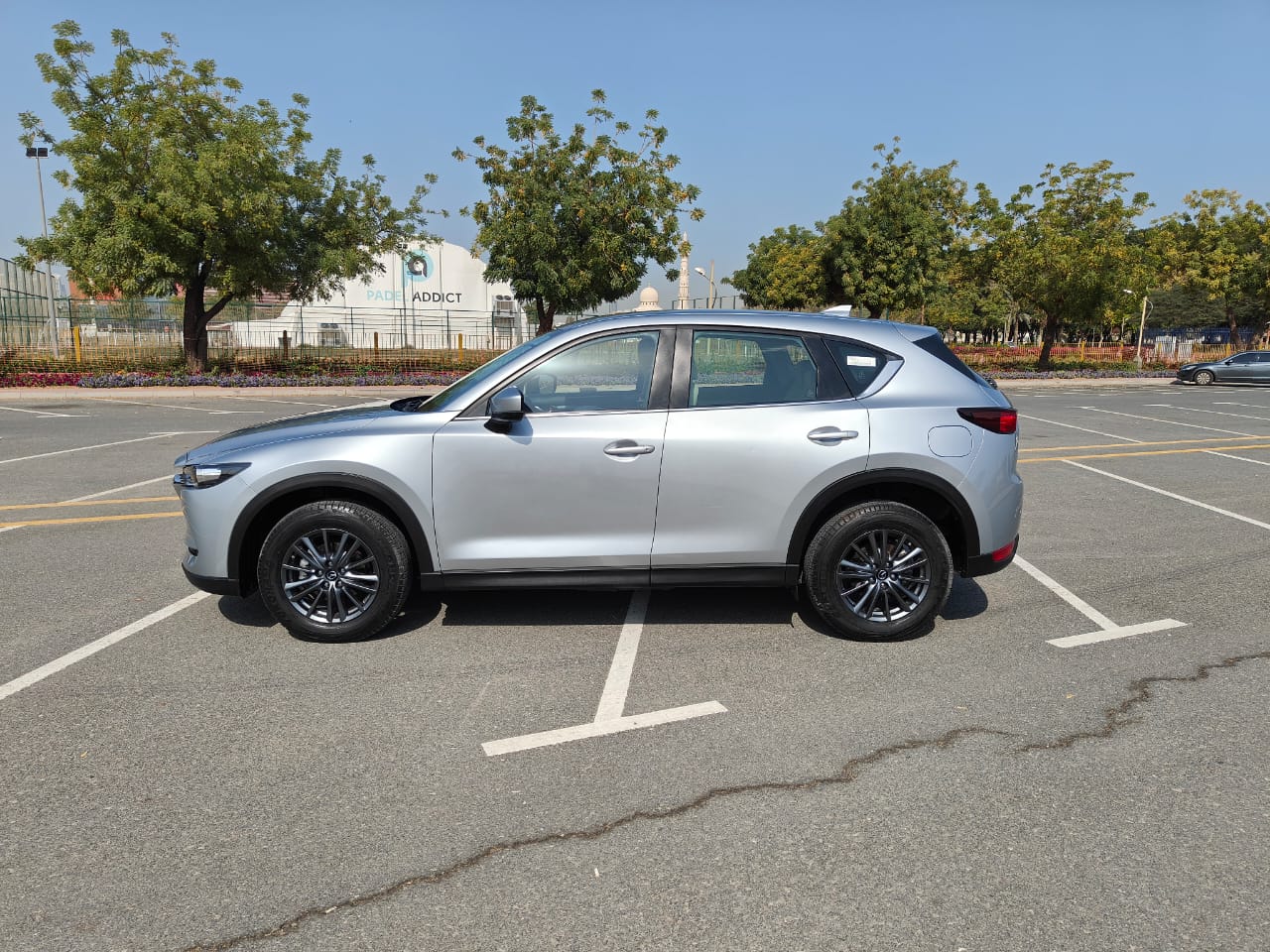 
								2022 Mazda CX-5 (Silver) full									