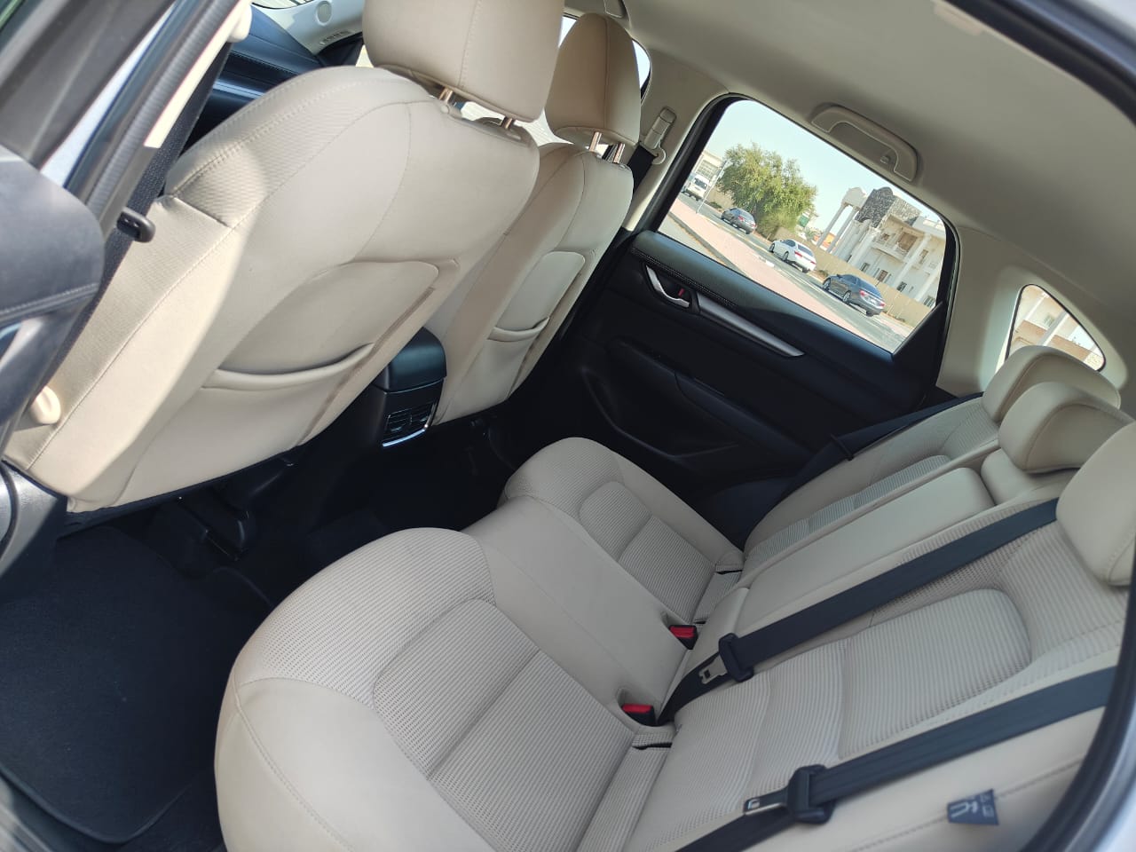 
								2022 Mazda CX-5 (Silver) full									