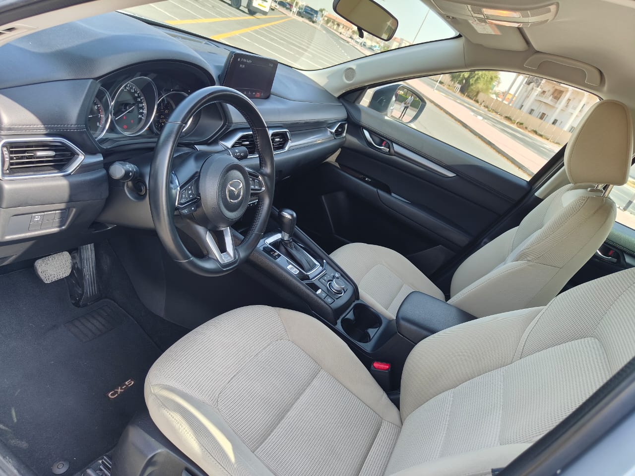 
								2022 Mazda CX-5 (Silver) full									