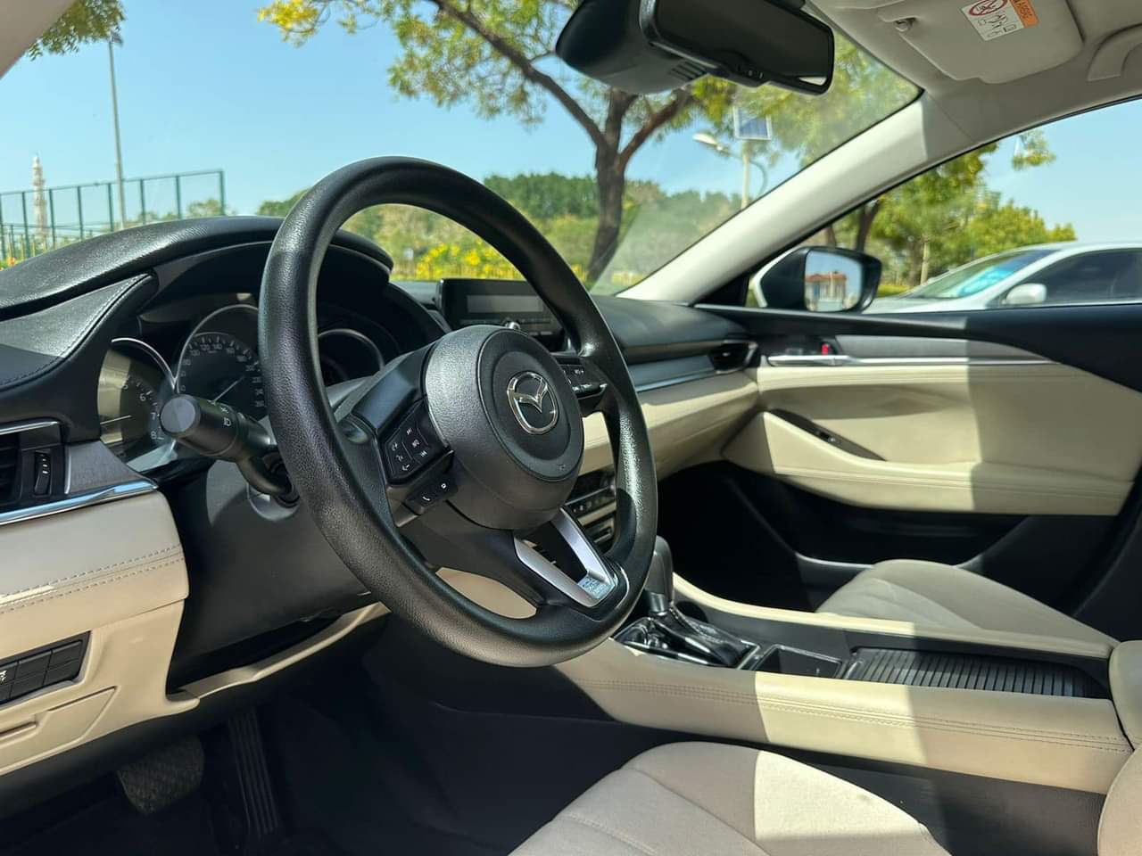 
								MAZDA 6 2022 GCC 2.5L full									