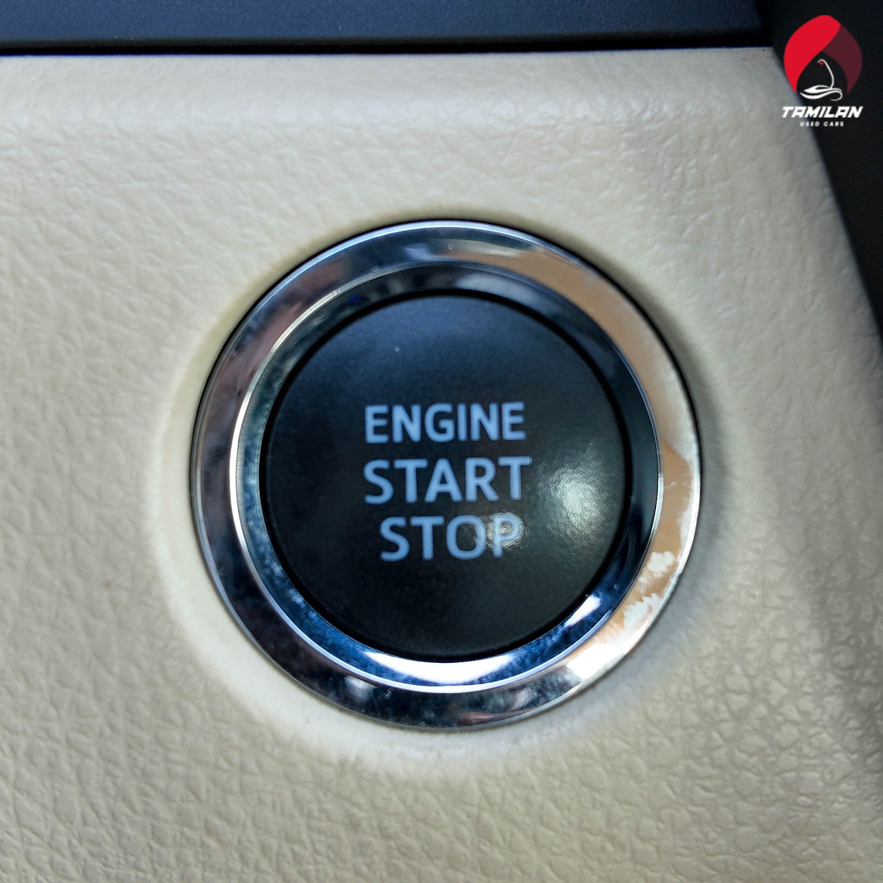 
								Toyota Camry SE 2023 full									