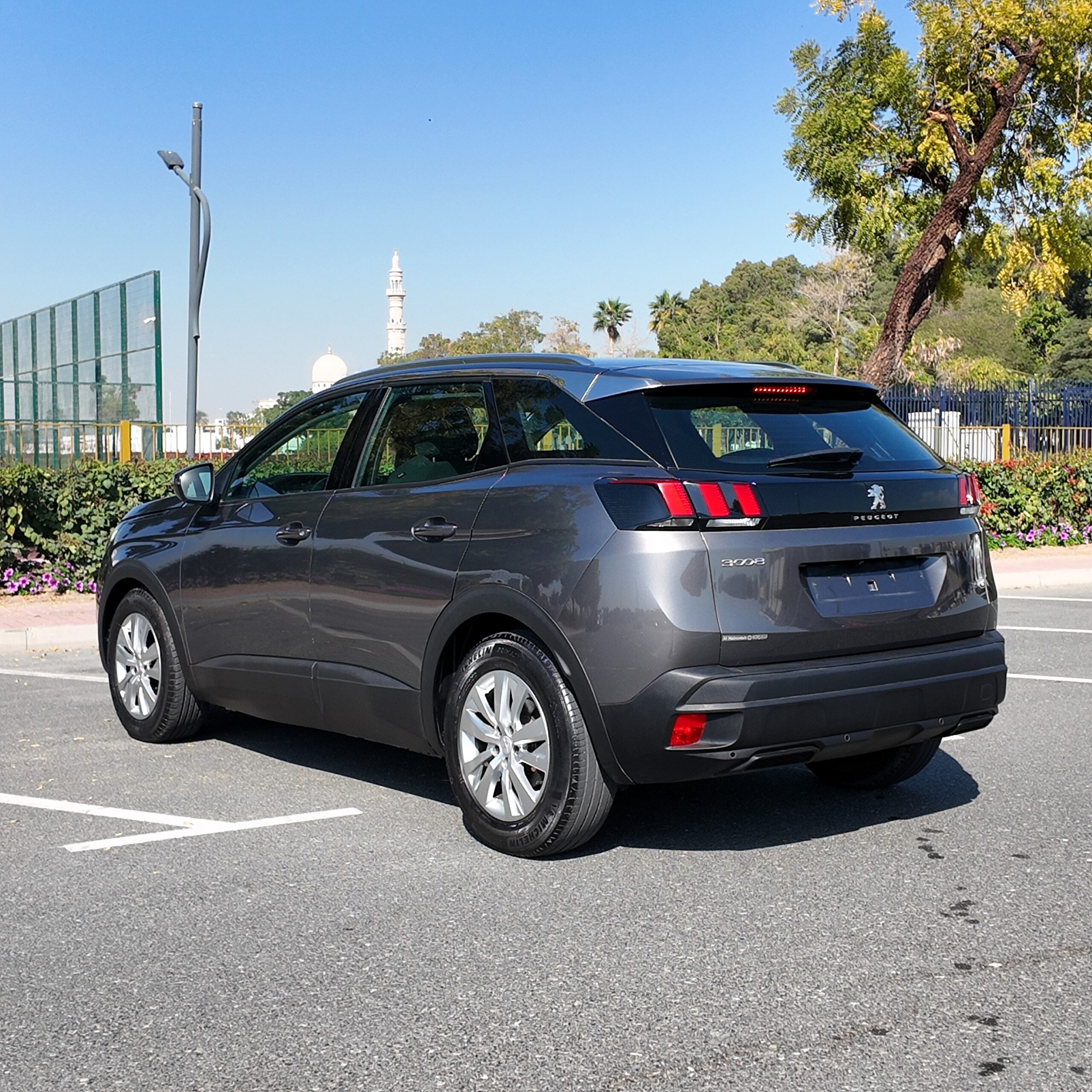 
								Peugeot 3008 1.5L 2023 full									