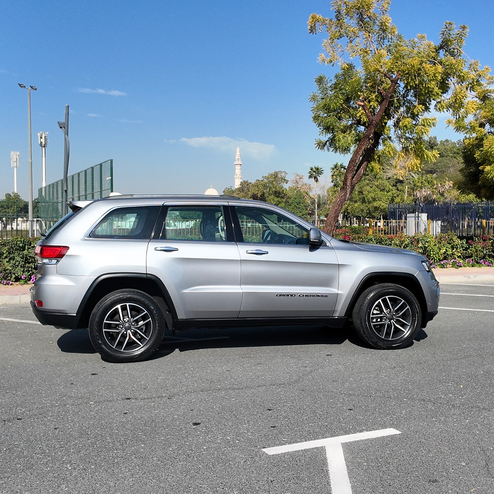 
								Jeep Grand Cherokee Limited 4/4 full									