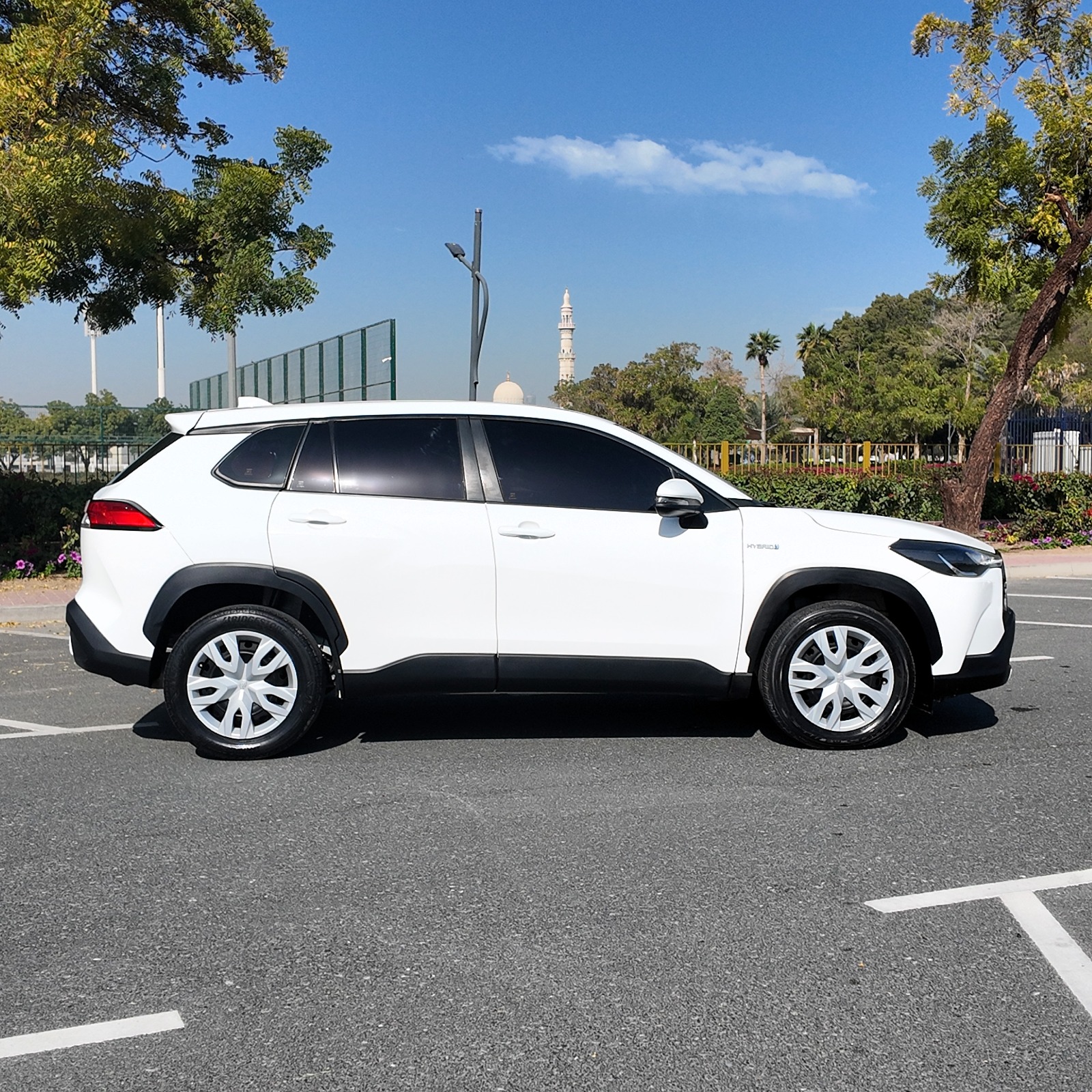 
								TOYOTA COROLLA CROSS HYBRID 2022 full									