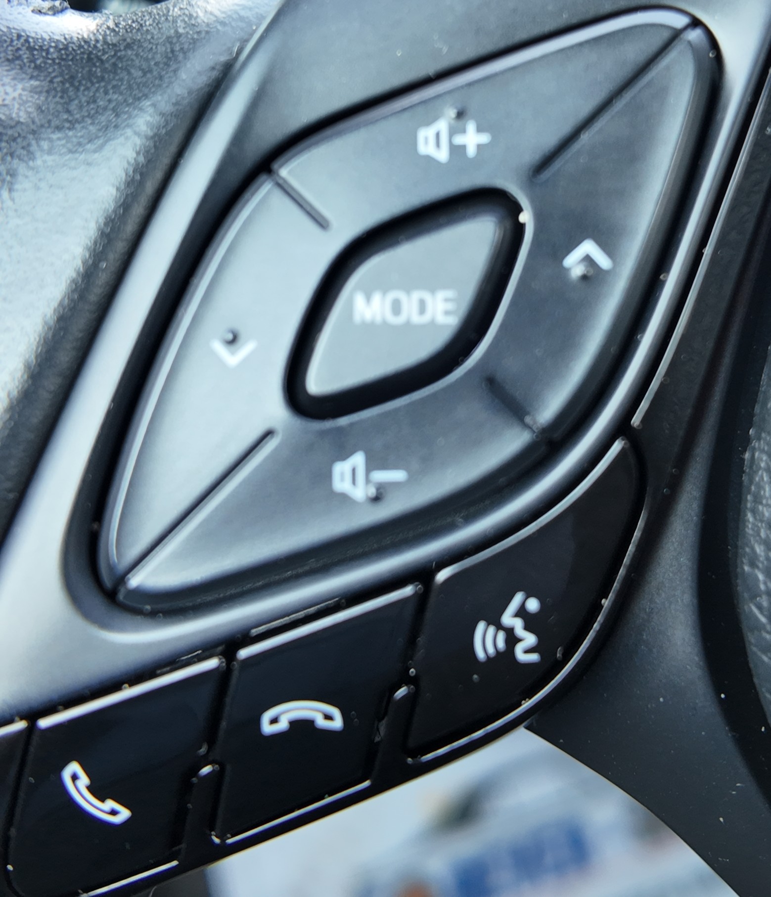 
								2021 | Toyota CH-R HYBRID | RED/BLACK | Service History full									