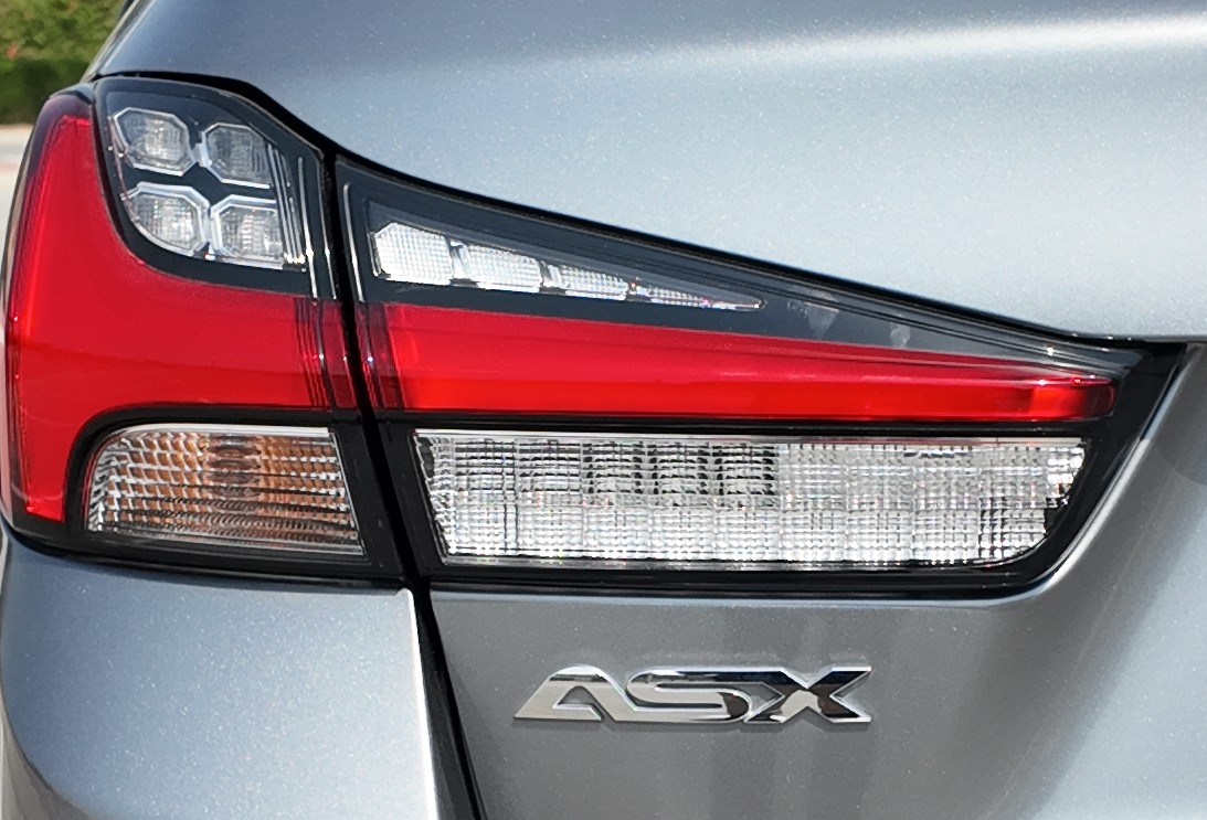 
								Mitsubishi ASX 2.0 L| full									