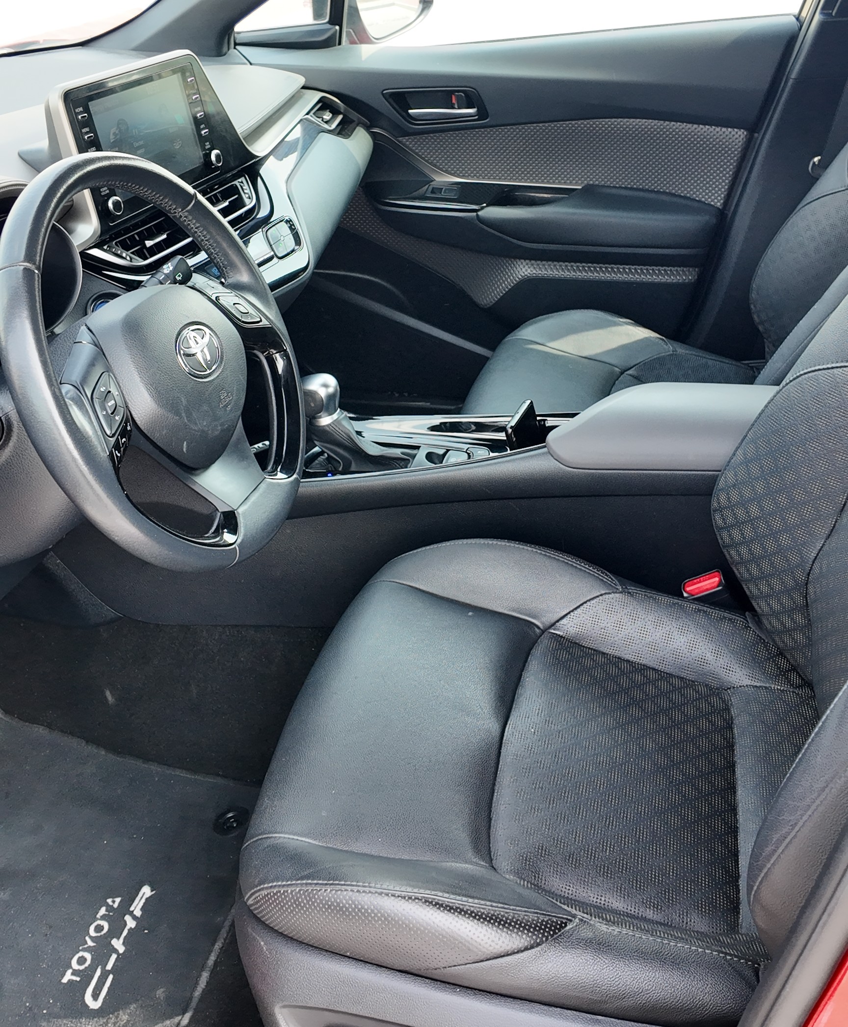 
								2021 | Toyota CH-R HYBRID | RED/BLACK | Service History full									