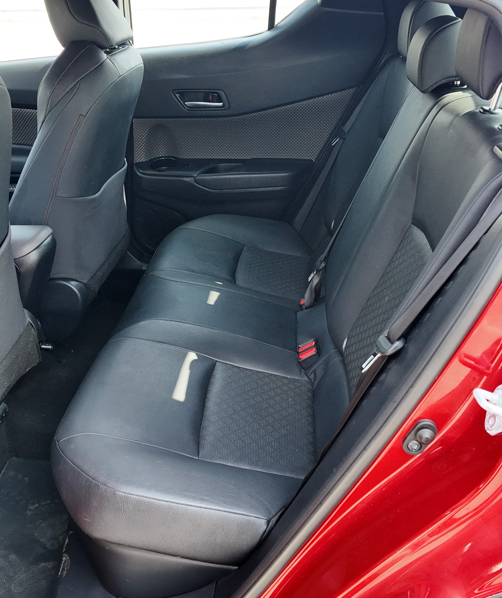 
								2021 | Toyota CH-R HYBRID | RED/BLACK | Service History full									