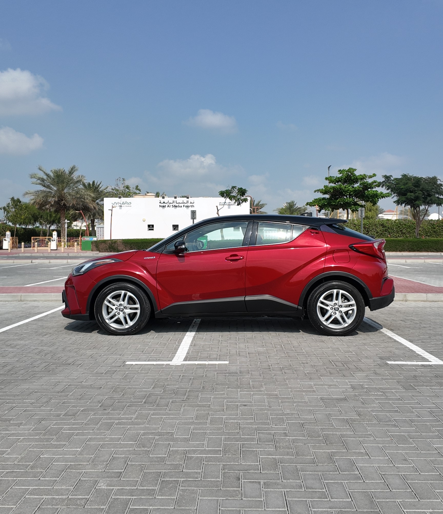 
								2021 | Toyota CH-R HYBRID | RED/BLACK | Service History full									