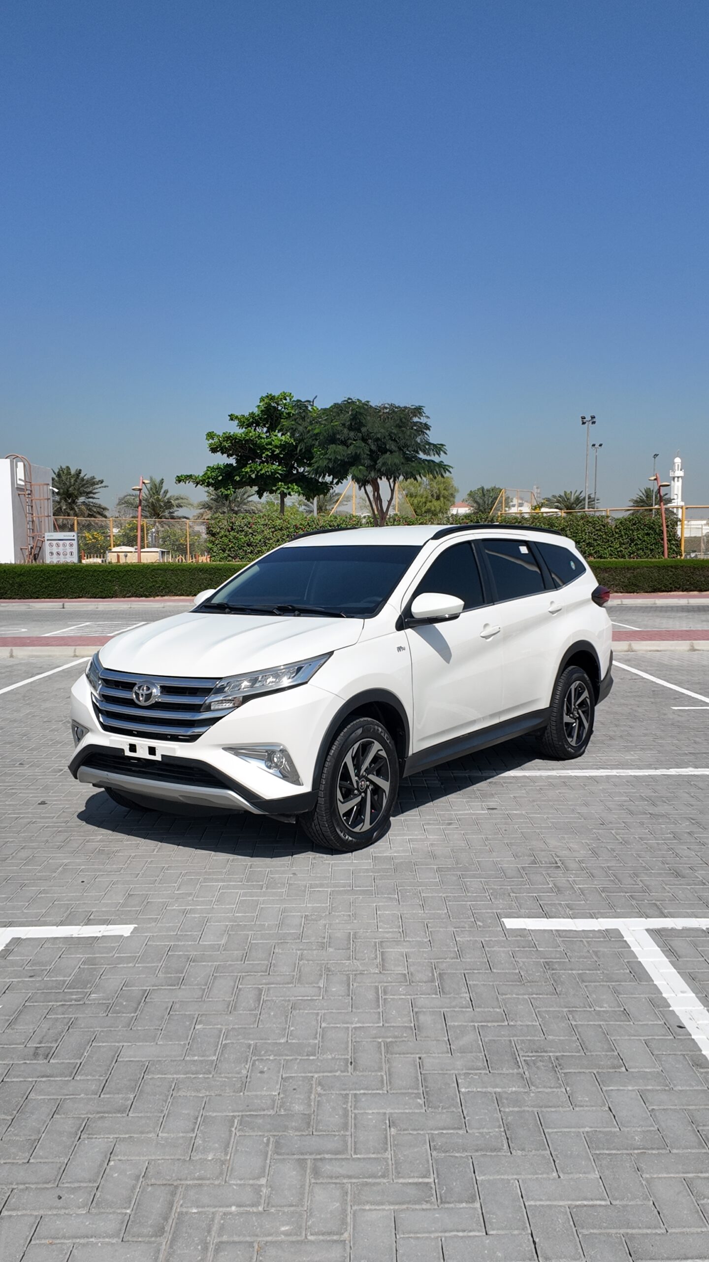 
								2021 Toyota Rush 1.5l Economy Car full									