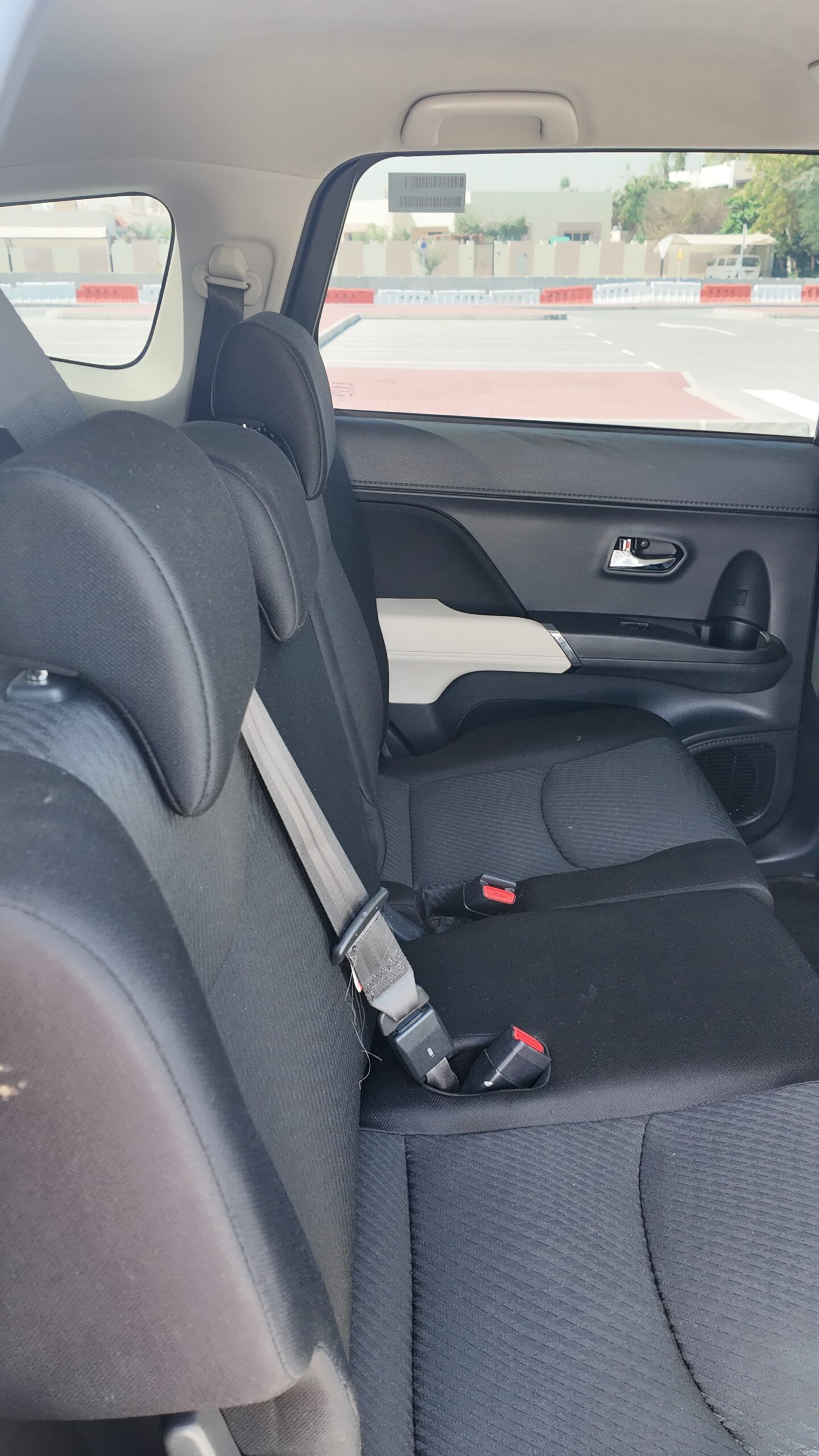 
								2021 Toyota Rush 1.5l Economy Car full									