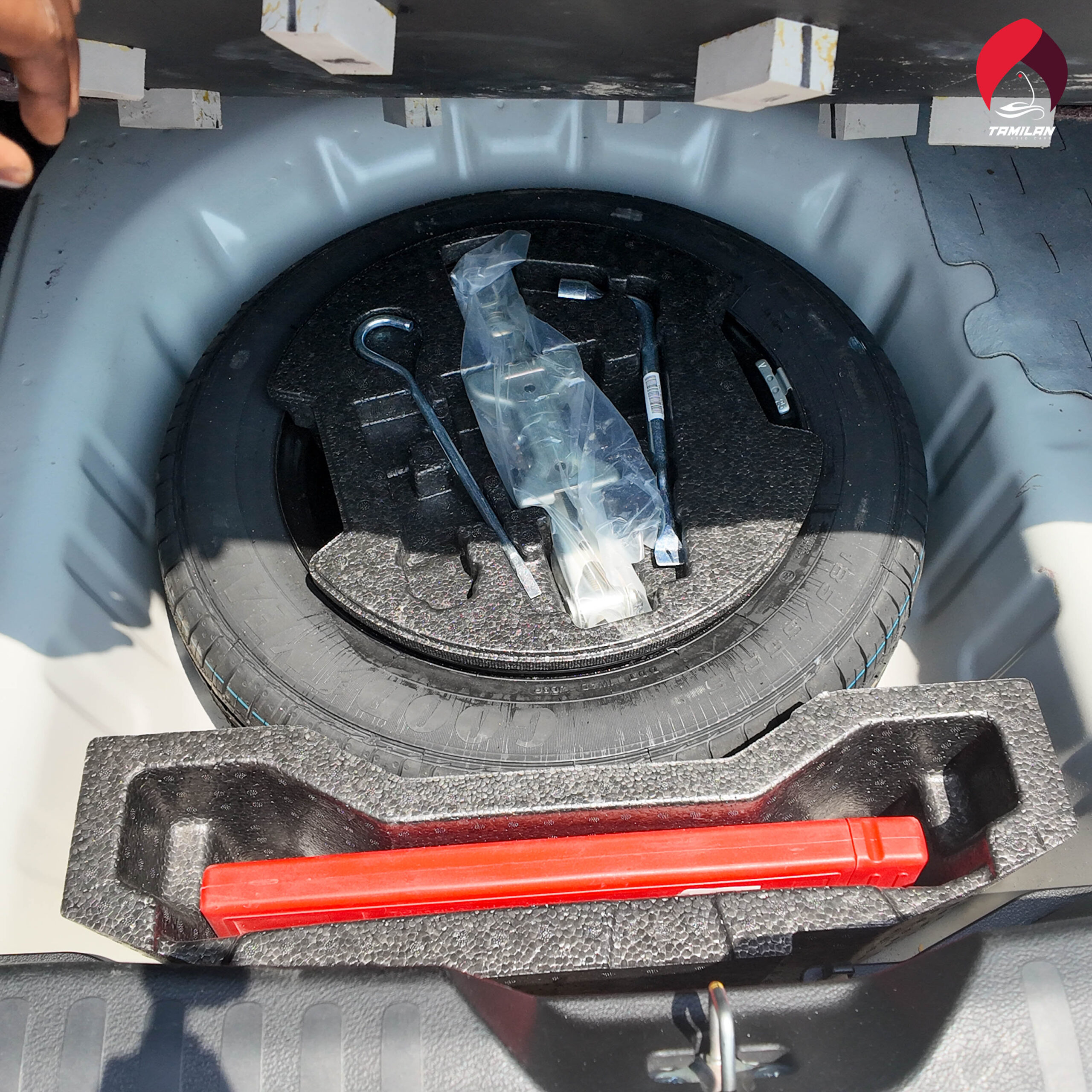 
										2023 | Suzuki Ciaz | White full									