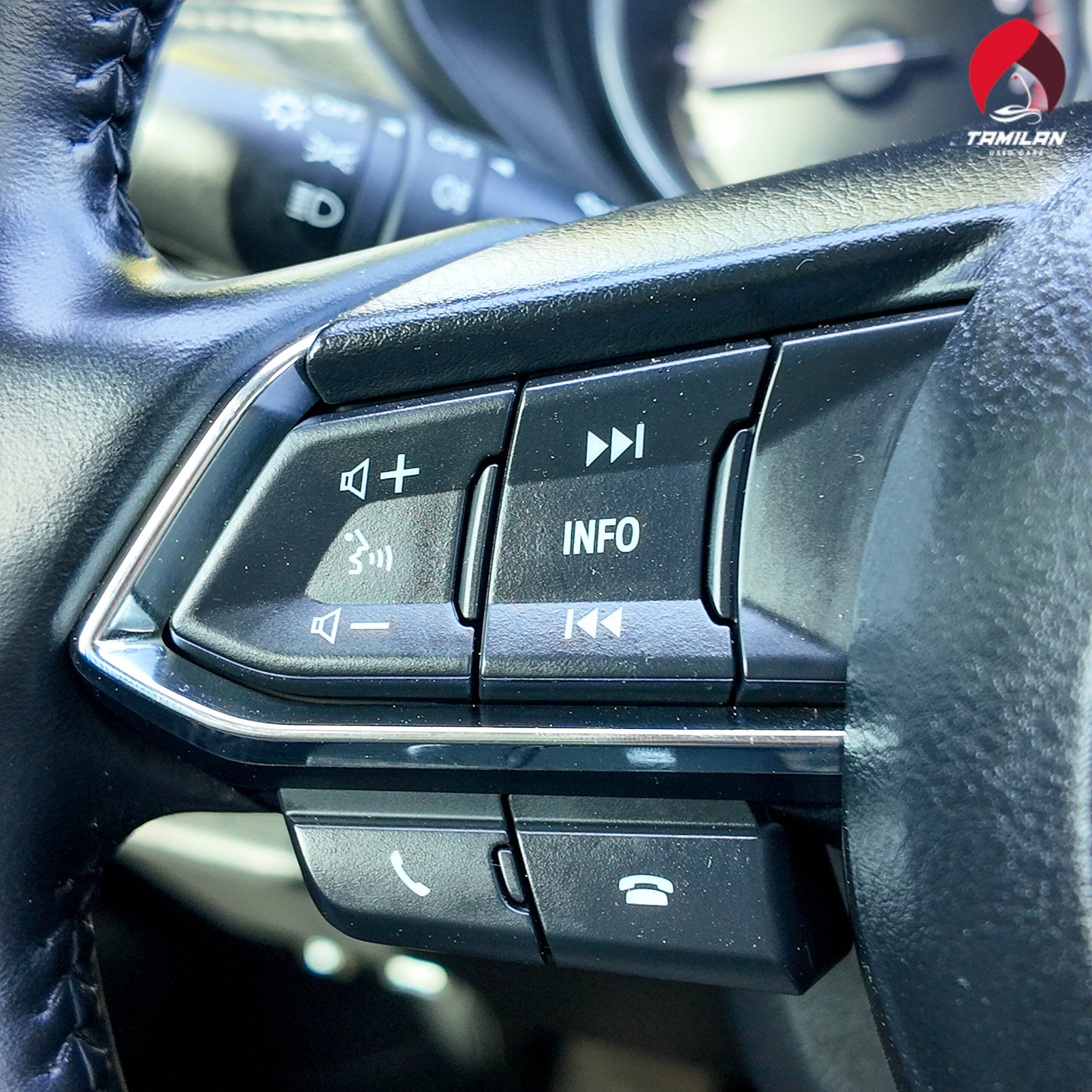 
								2023 Mazda CX-5 White full									