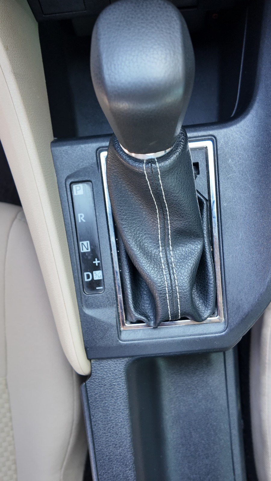 
								2023 Toyota Yaris full									