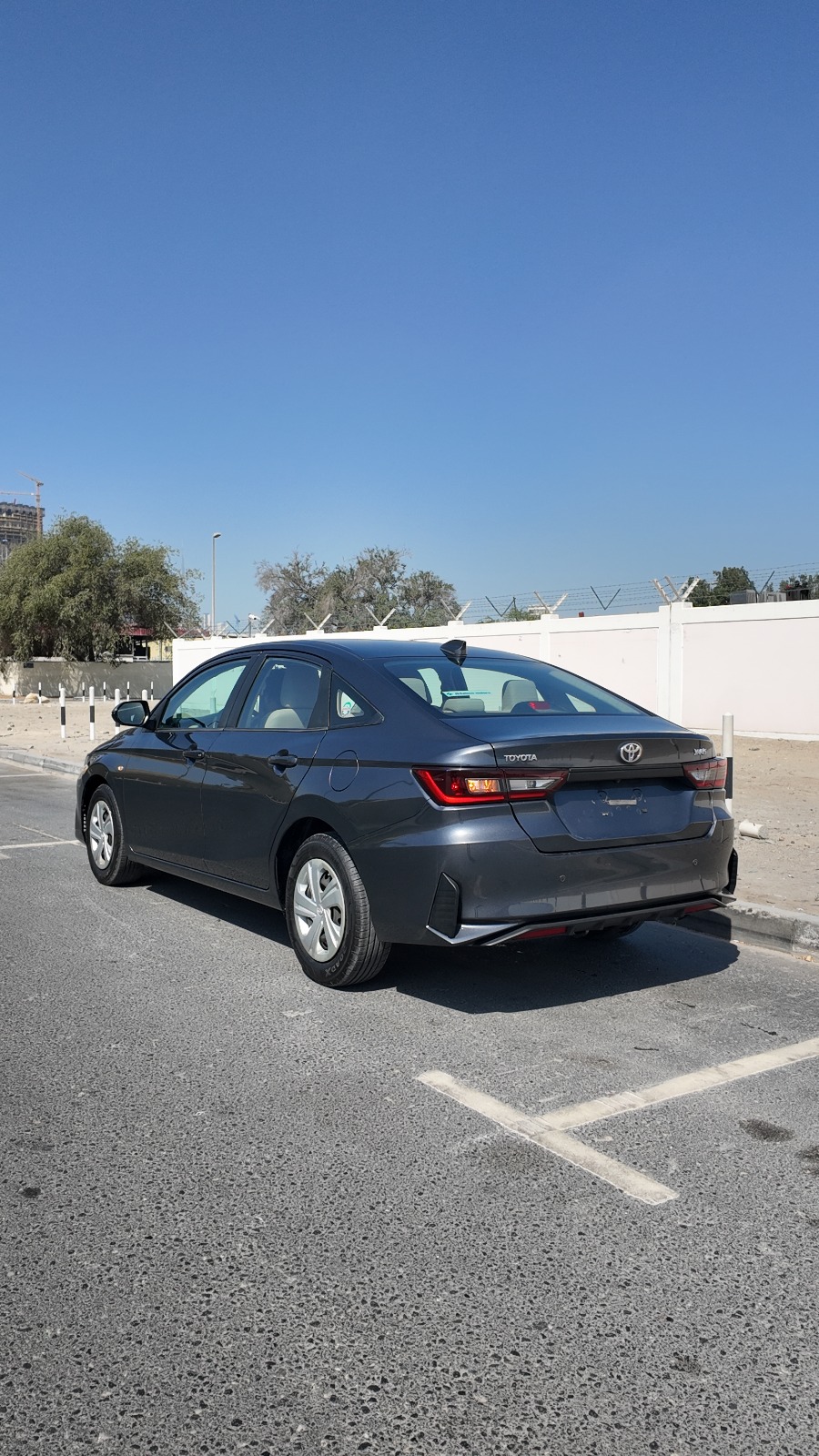 
								2023 Toyota Yaris full									