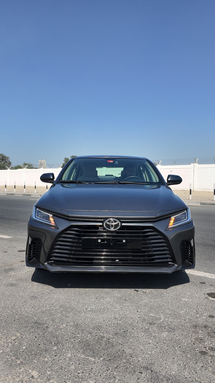 
								2023 Toyota Yaris full									