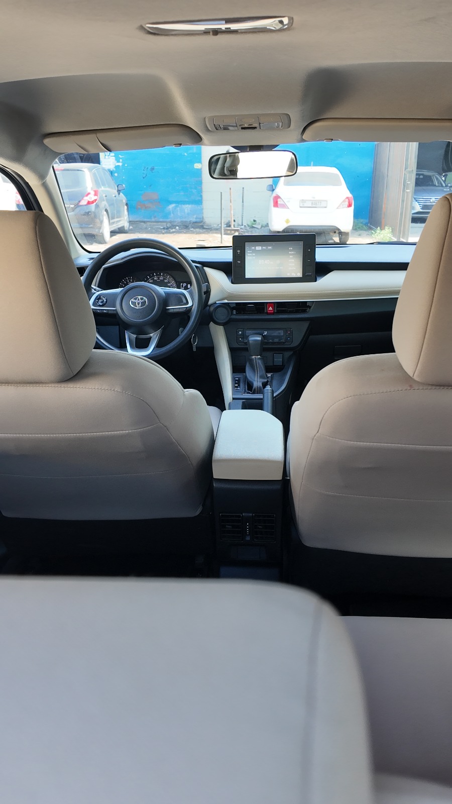 
								2023 Toyota Yaris full									