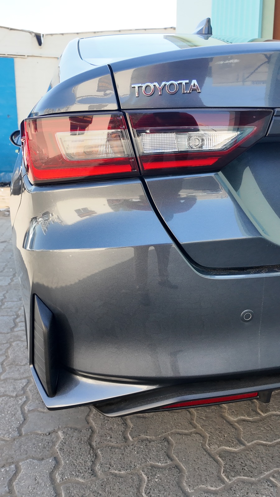 
								2023 Toyota Yaris full									