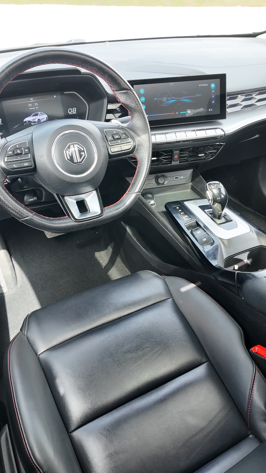 
								2023 MG GT 1.5 Turbo full									